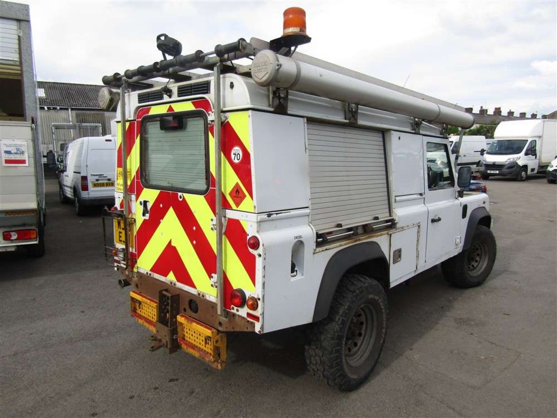 2013 13 reg Land Rover Defender 110 TDCI Utility Defender c/w Winch - Image 4 of 7