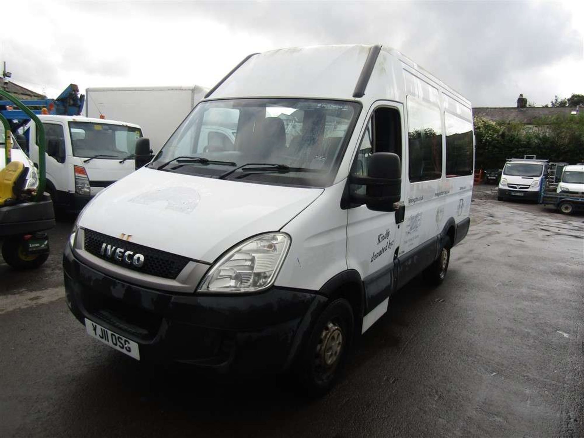 2011 11 reg Iveco Daily 35S11 MWB 10 seater Minibus (Direct NHS) - Image 2 of 7