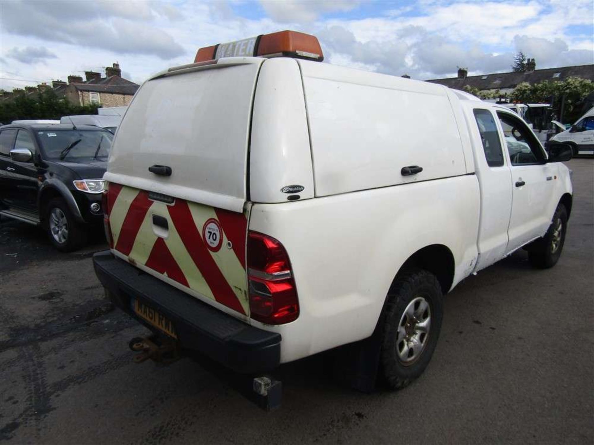 2011 61 reg Toyota Hilux HL2 D-4D 4x4 ECB (Direct United Utilities Water) - Image 4 of 6