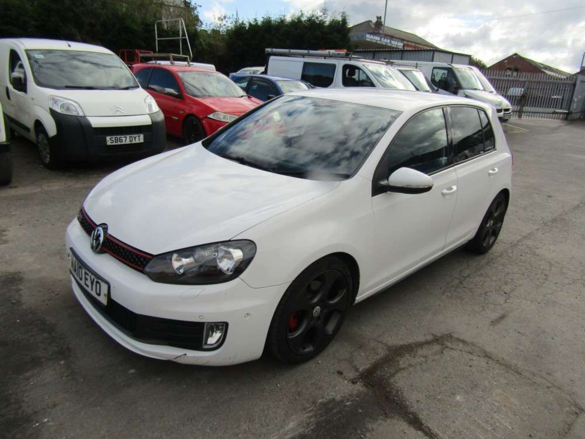 2010 10 reg Volkswagen Golf GTI S-A - Image 2 of 6