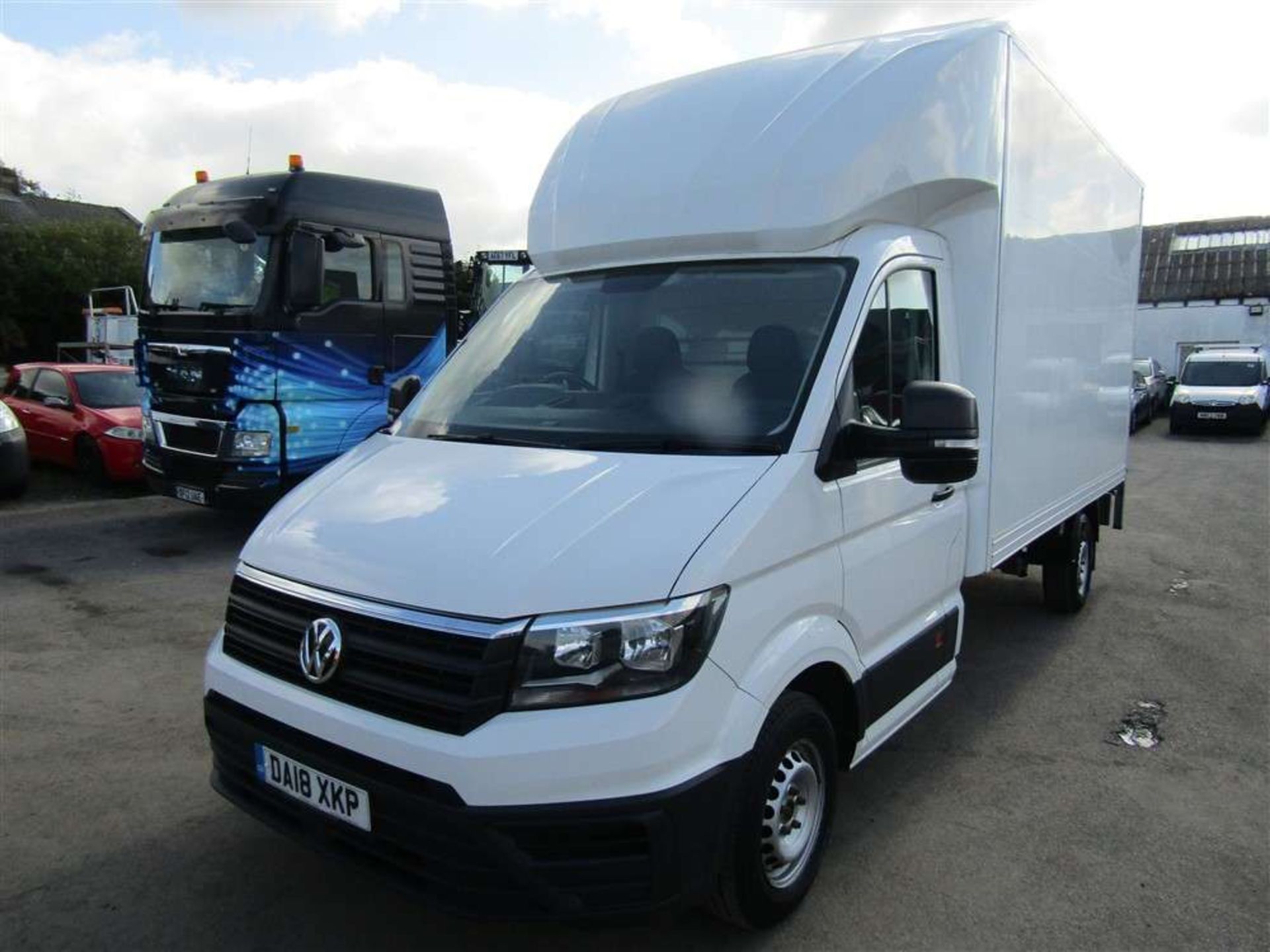 2018 18 reg VW Crafter CR35 Startline TDI Luton with Tail Lift - Image 2 of 7