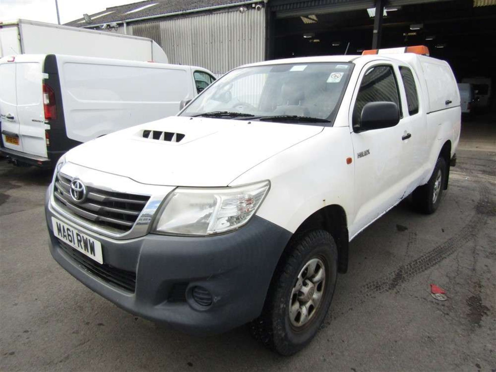 2011 61 reg Toyota Hilux HL2 D-4D 4x4 ECB (Direct United Utilities Water) - Image 2 of 6
