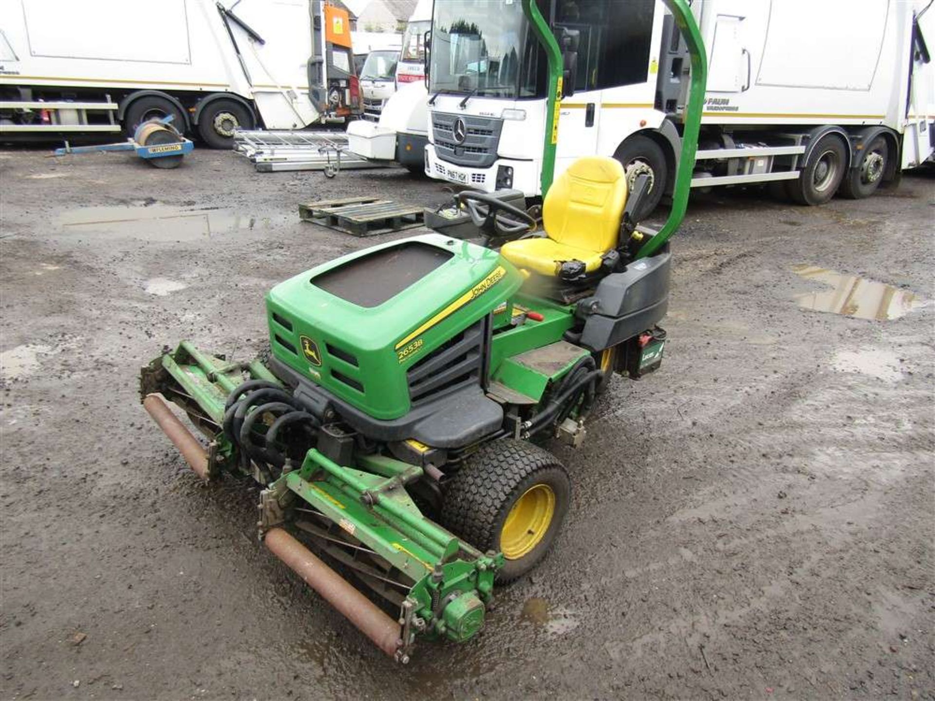 John Deere 3whl Ride On Mower (Direct Council)