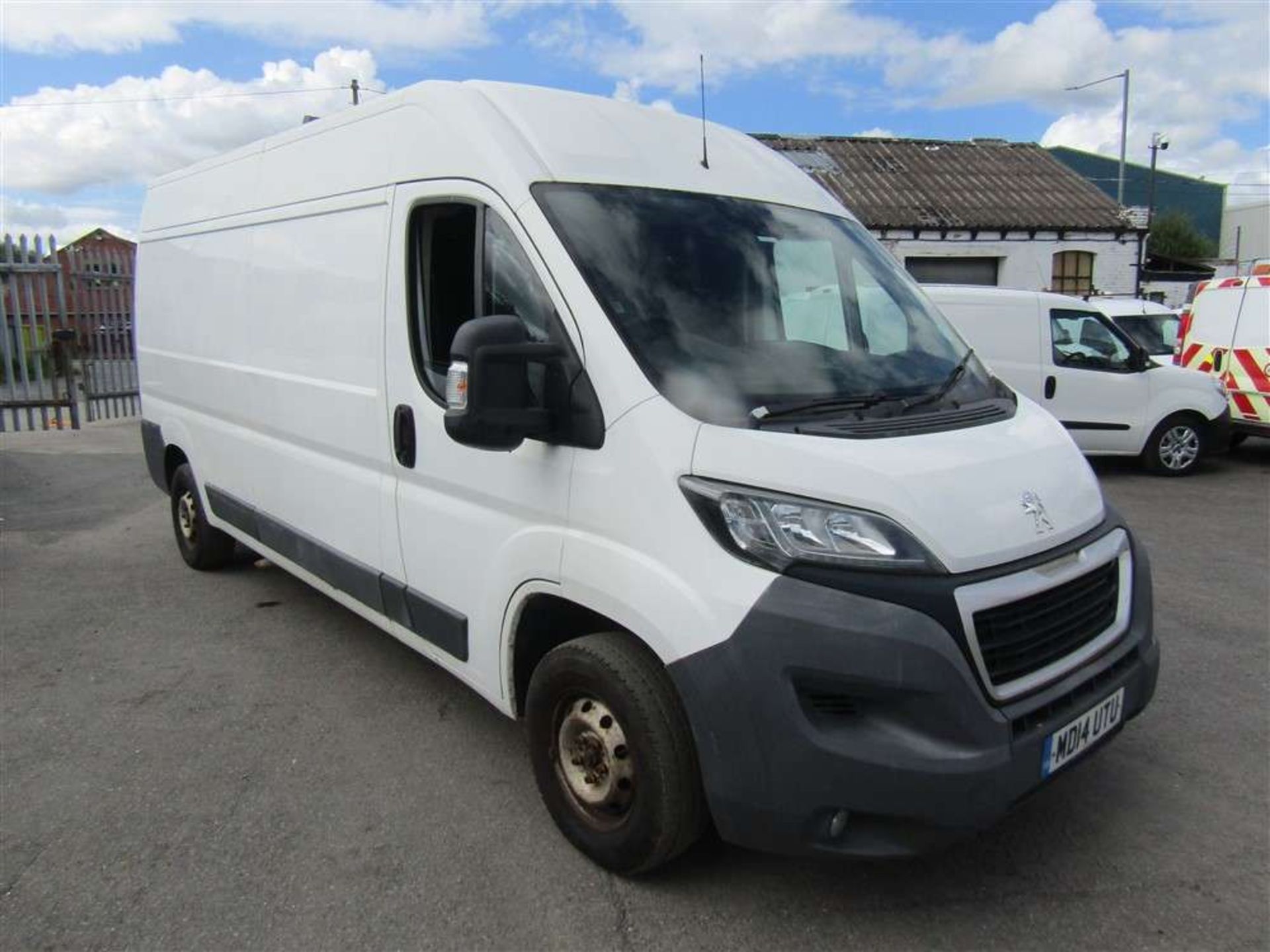 2014 14 reg Peugeot Boxer 335 Professional L3H2 HDI (On VCAR)