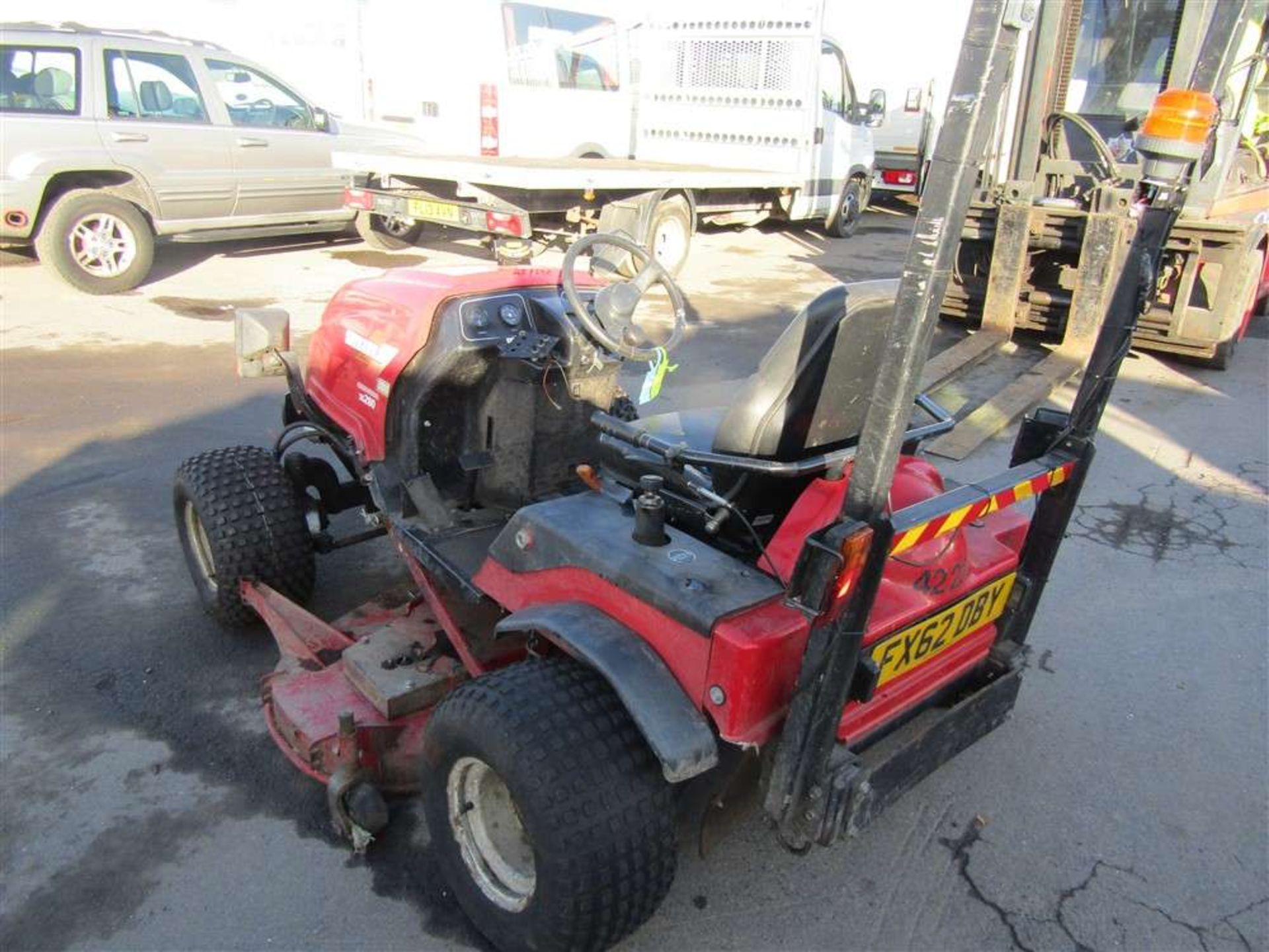 Shibaura Green Special SG280 Ride On Mower (Direct Council - Image 3 of 5