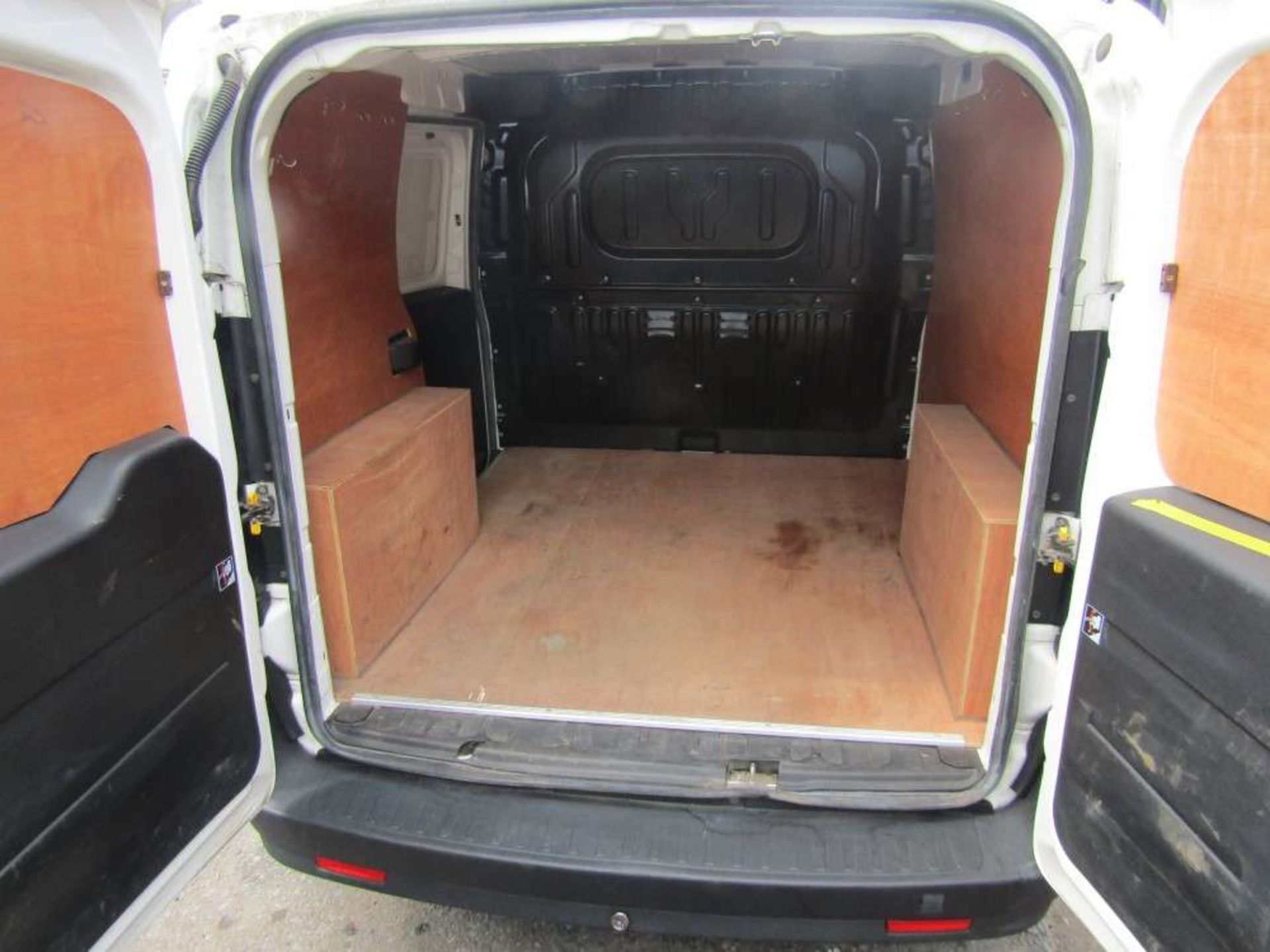 2013 13 reg Vauxhall Combo L1H1 SS E-Flex (Non Runner) - Image 5 of 6