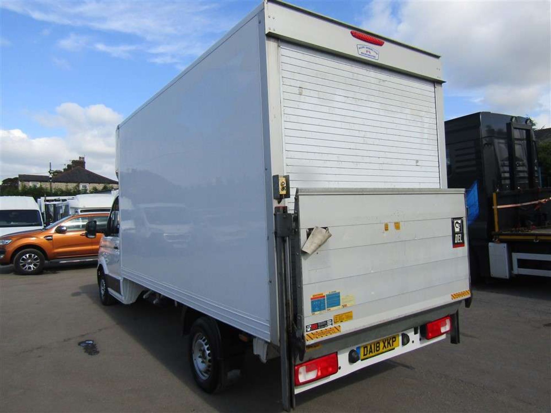 2018 18 reg VW Crafter CR35 Startline TDI Luton with Tail Lift - Image 3 of 7