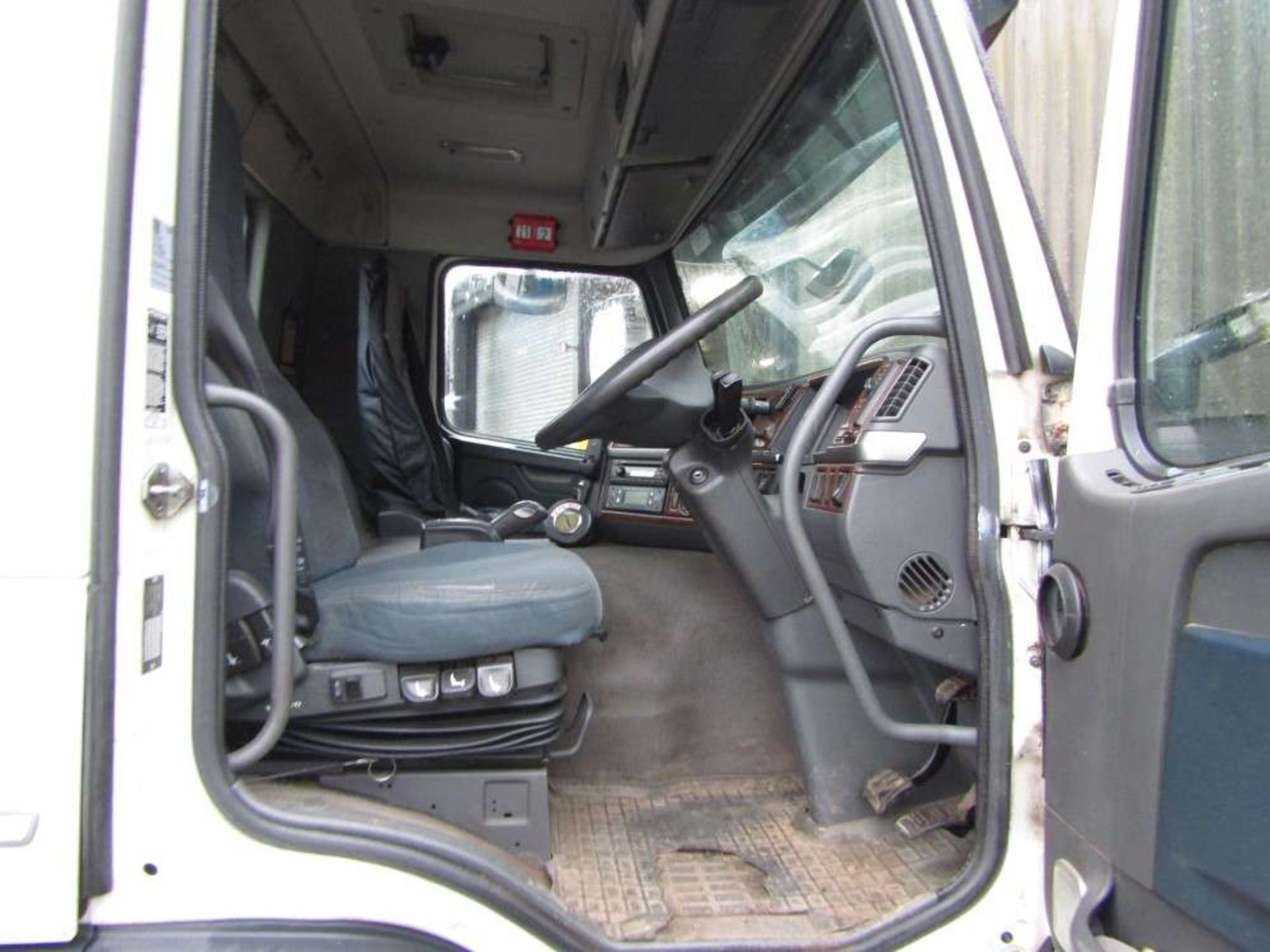 2014 14 reg Volvo FM Chassis Cab (Direct United Utilities Water) - Image 7 of 8