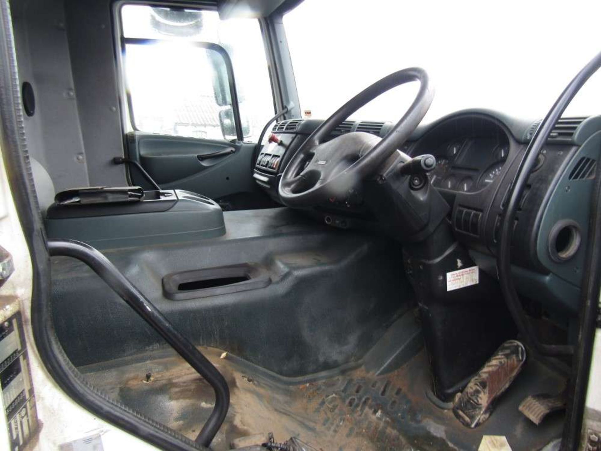 Daf CF 75.310 Cab - Image 5 of 5