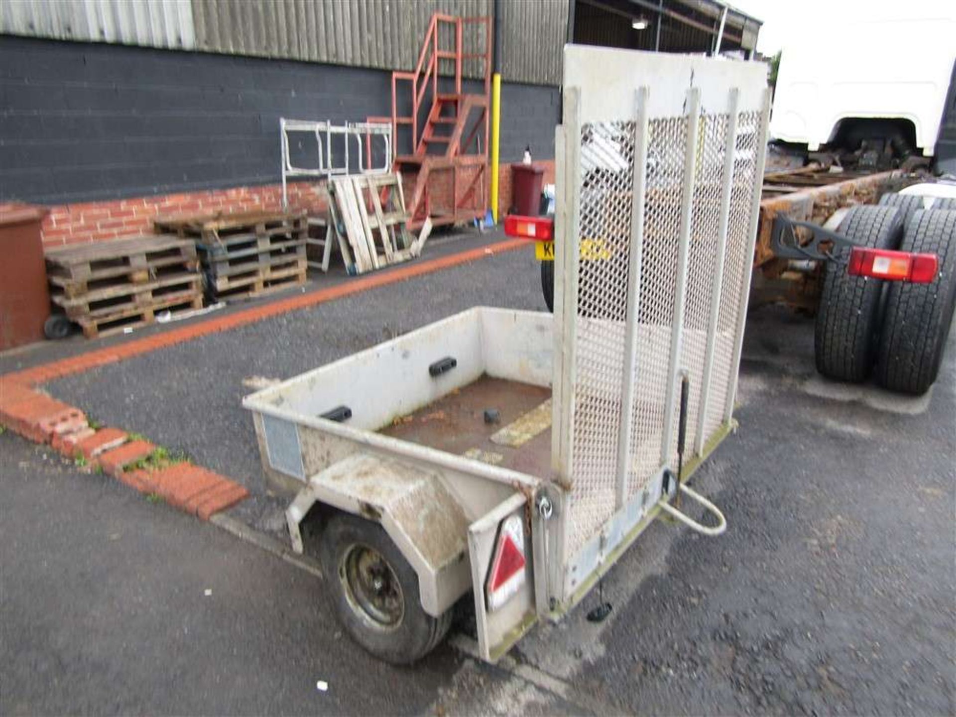 Small Trailer with Ramp - Image 3 of 4