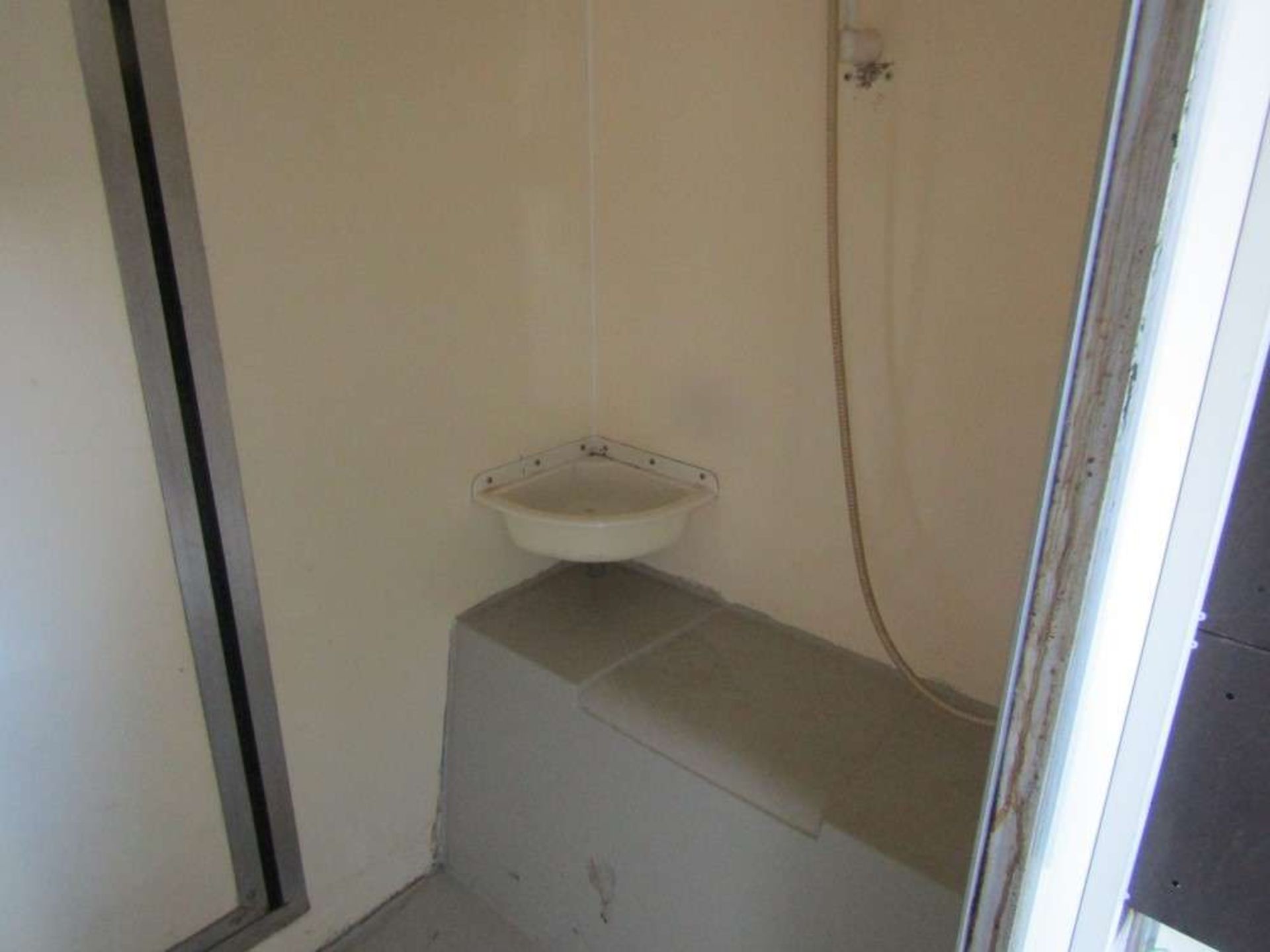 Towable Welfare Unit c/w Kitchen, Shower, etc - Image 7 of 7