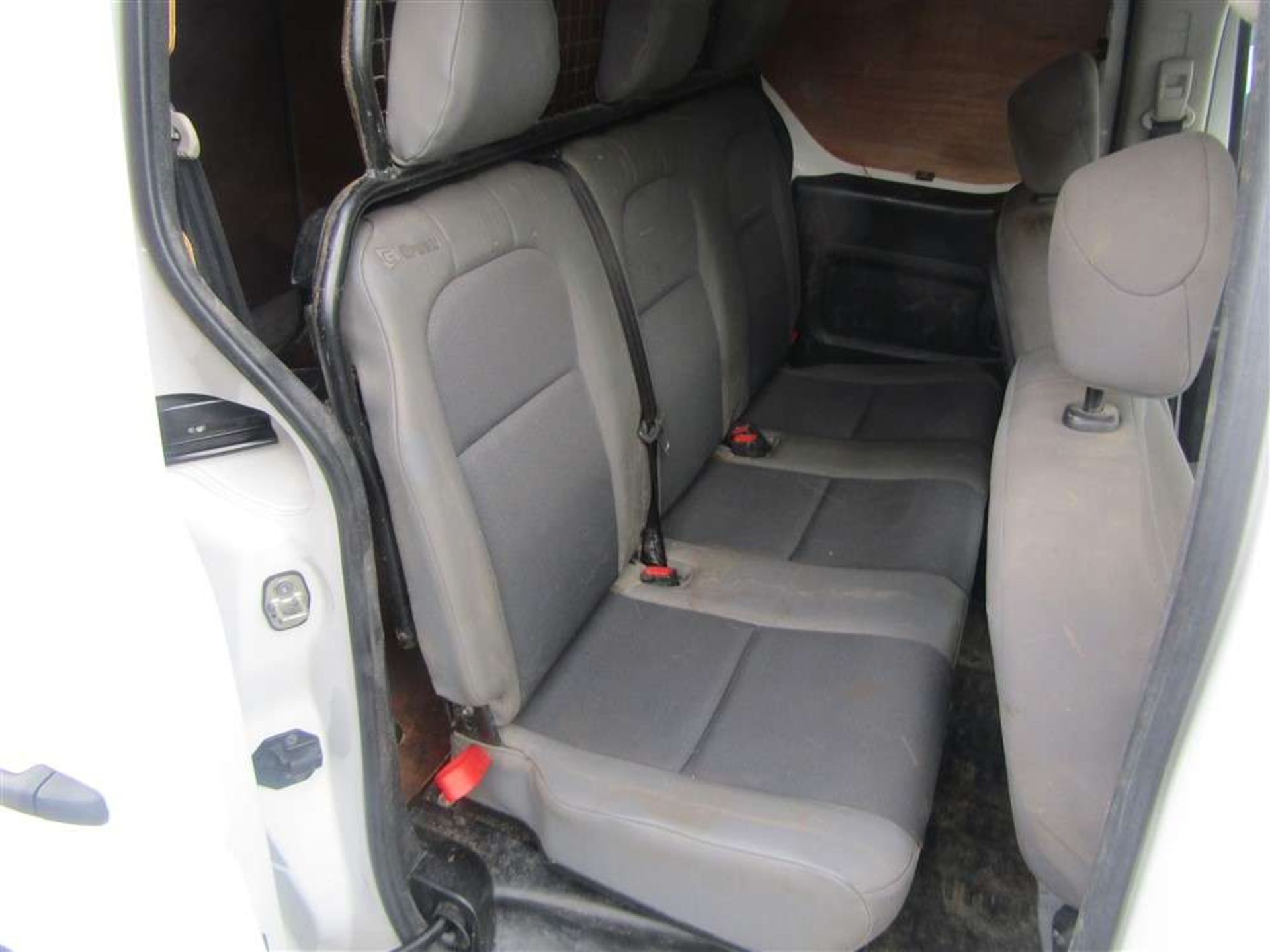 2014 14 reg Peugeot Partner CRC HDI 5 Seat LWB Crew Van - Image 6 of 8