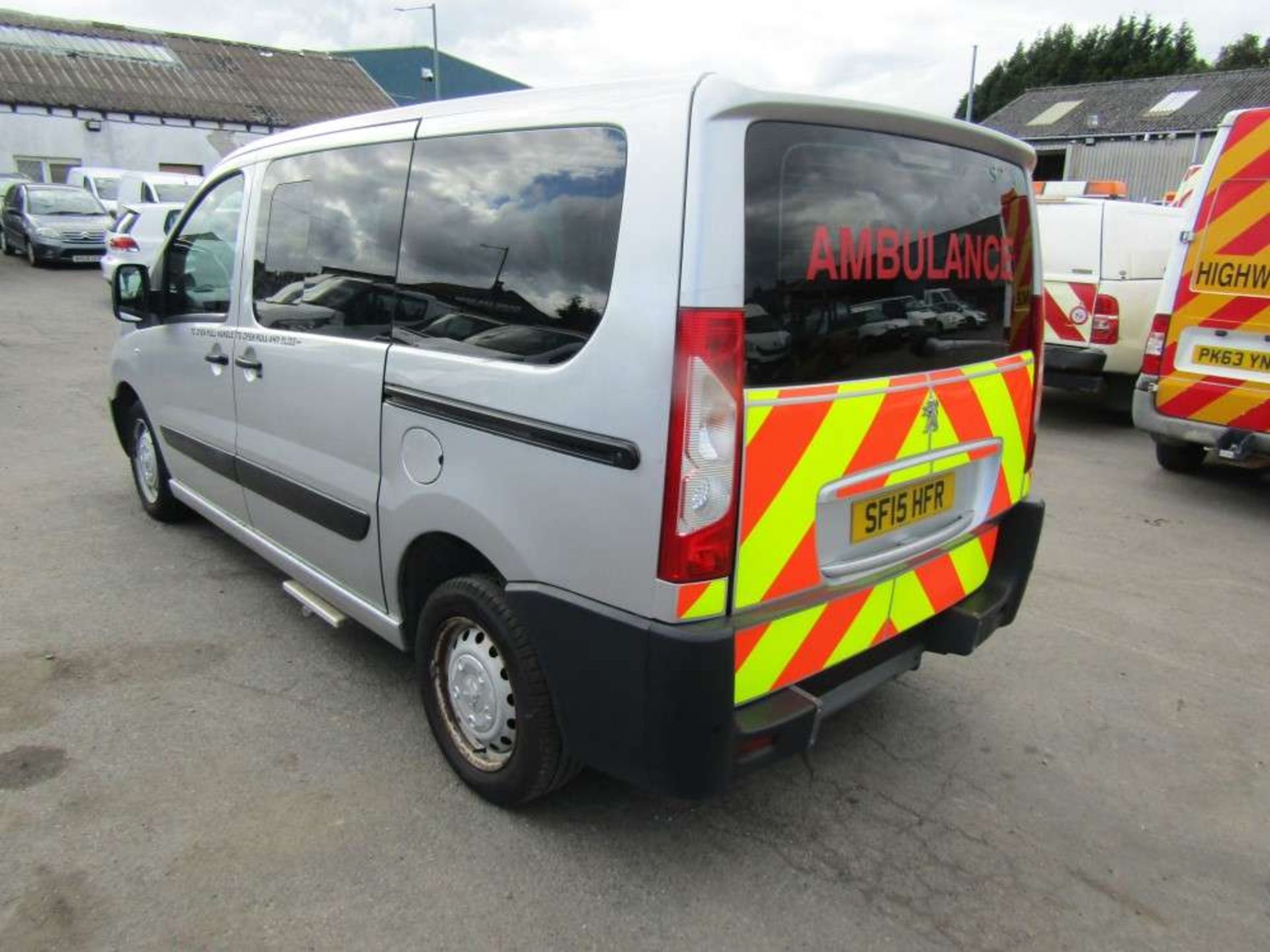 2015 15 reg Peugeot Independence SE Ambulance - Image 3 of 7