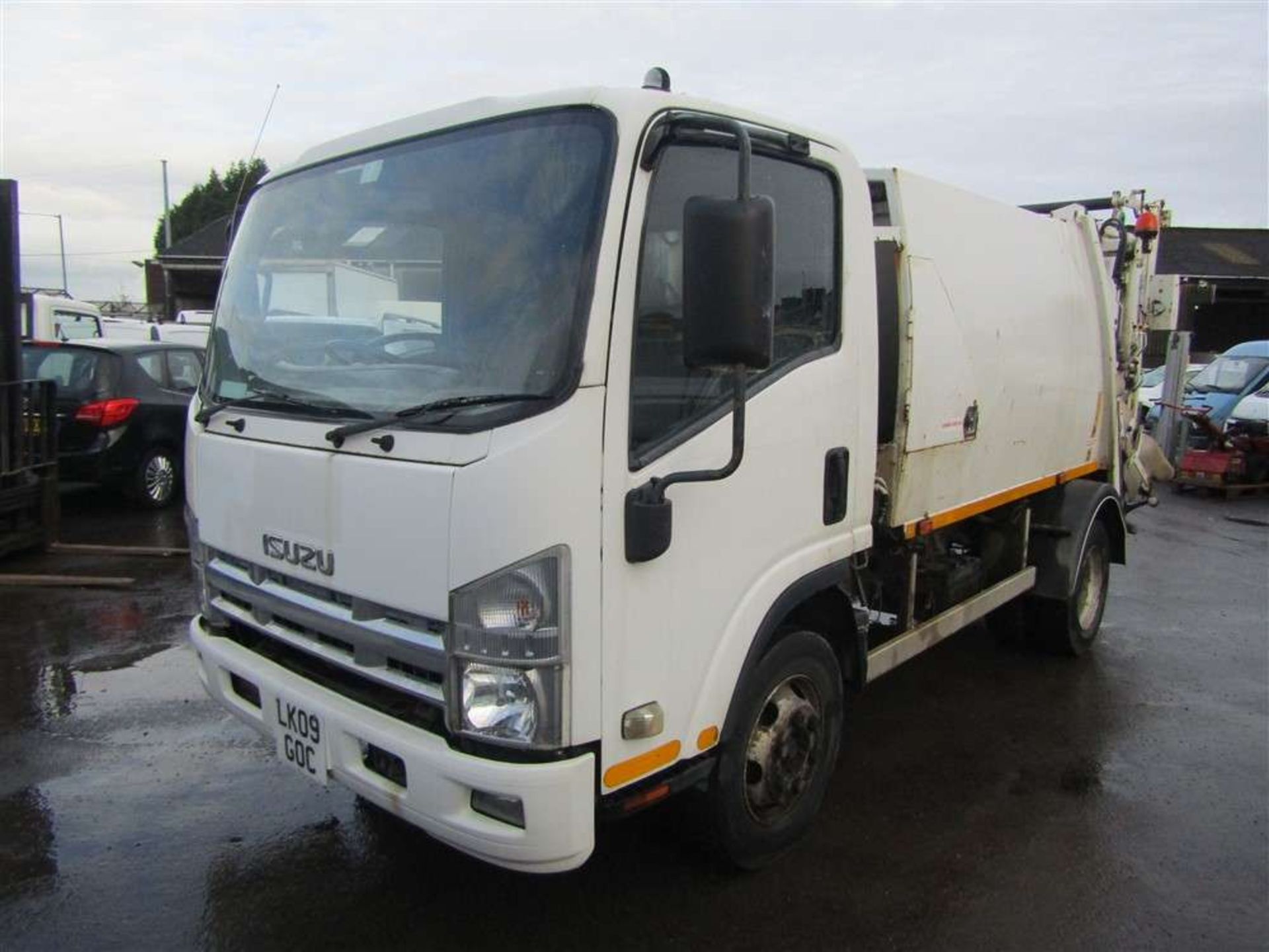 2009 09 Reg Isuzu NPR-7 Refuse Wagon (Direct Council) - Image 2 of 6