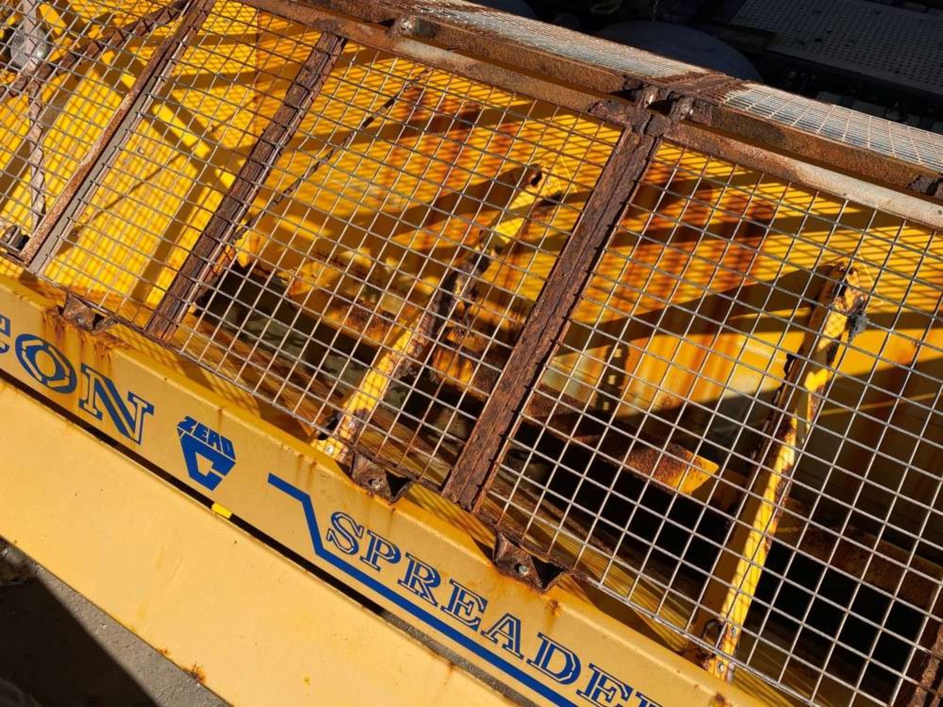 Econ Hook Loader Gritter Body (Sold On Site - Location Liverpool) - Image 2 of 5