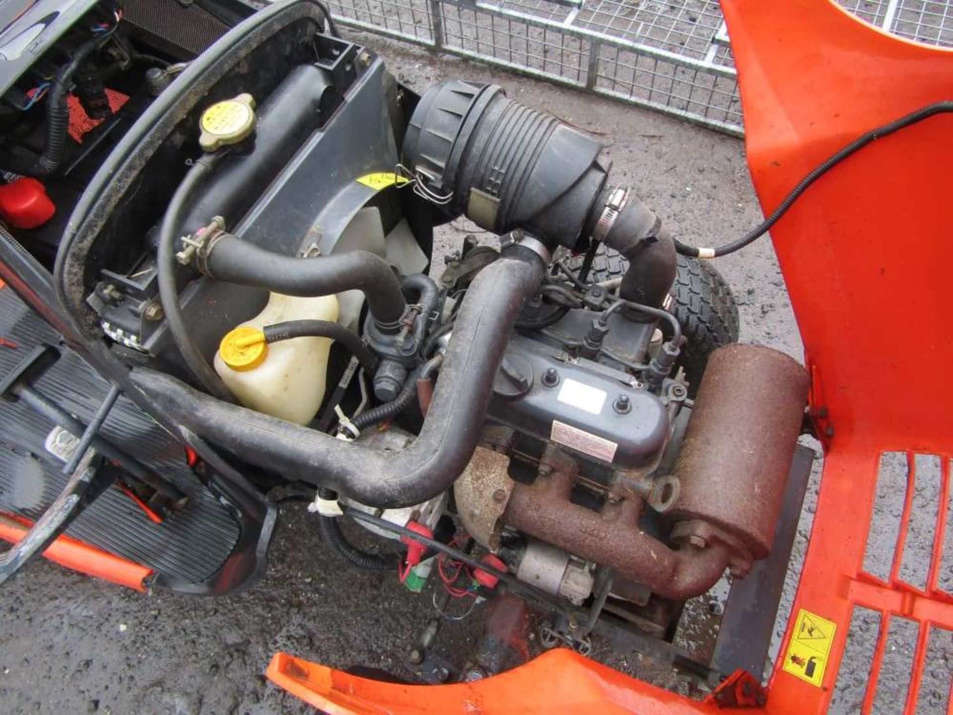 2001 Kubota G2160 Power Steering 3 Cylinder Diesel Tractor - Image 6 of 7