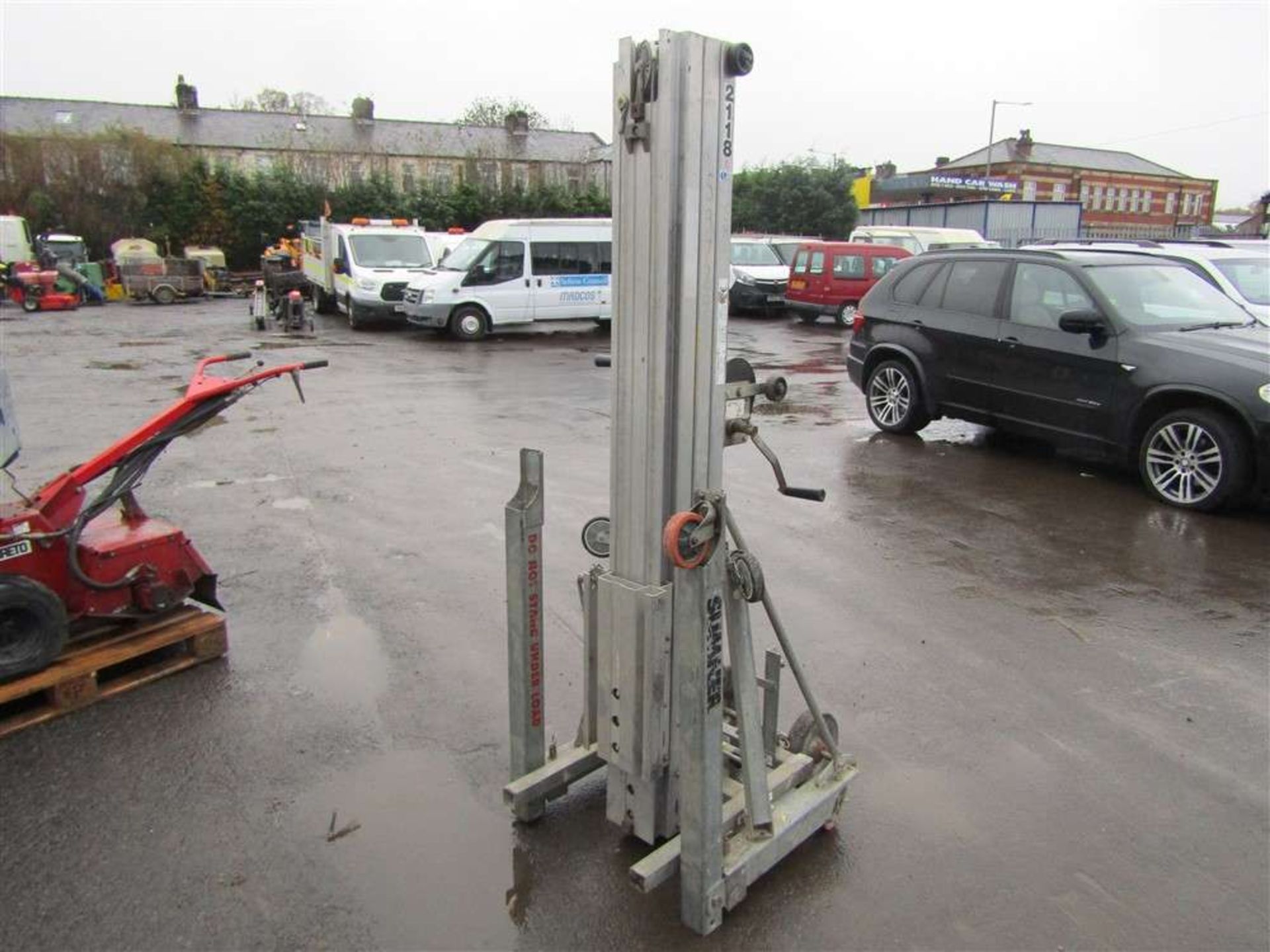 5.5m 300kg max Material Lift (Direct Hire Co)