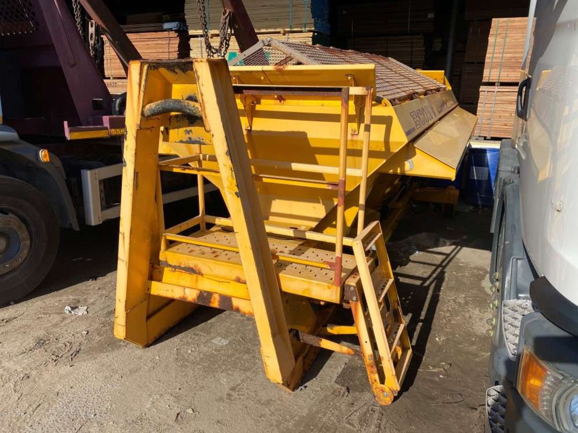 Econ Hook Loader Gritter Body (Sold On Site - Location Liverpool) - Image 4 of 5