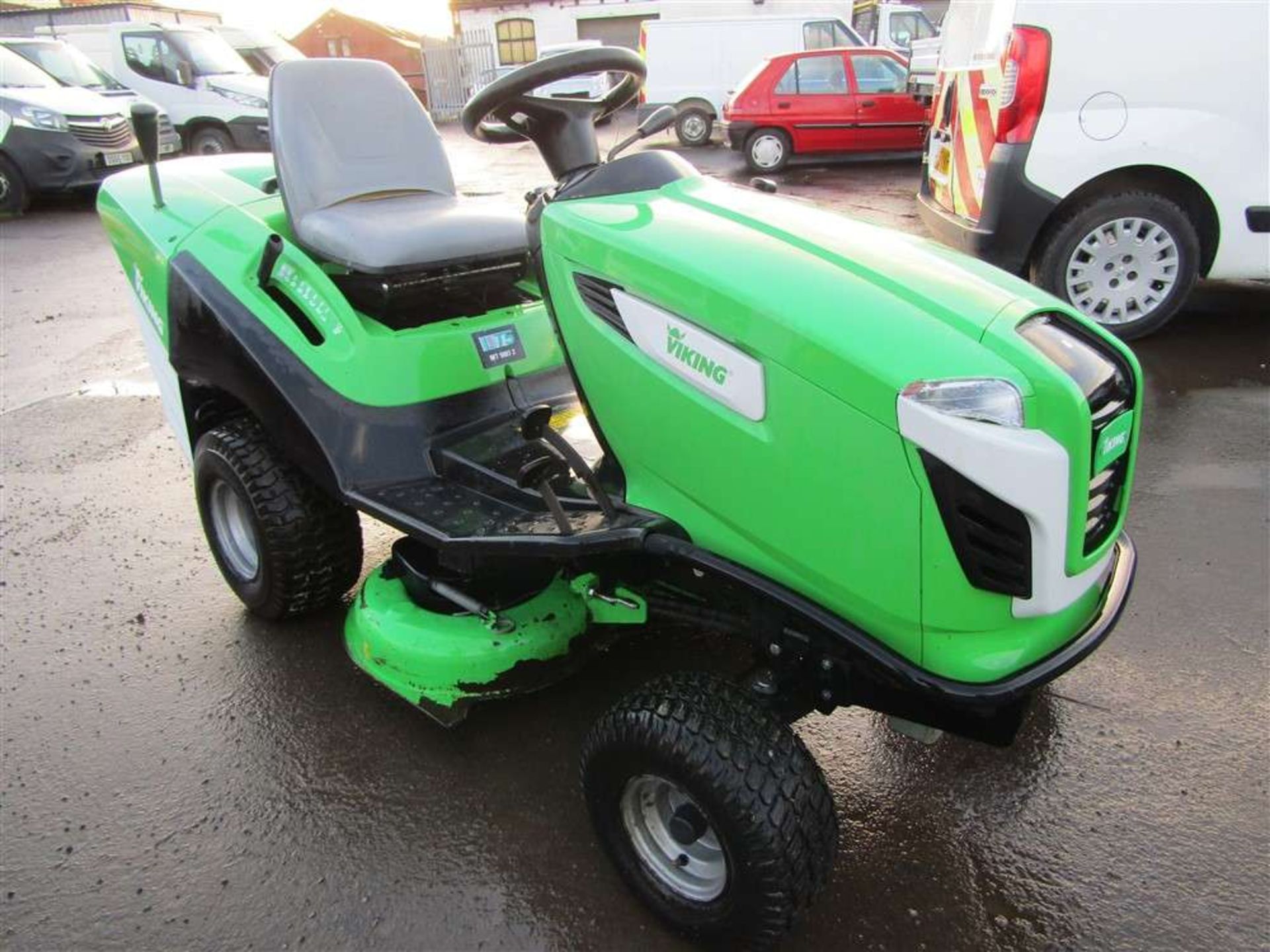 Viking T5 MT 5097 Z Ride On Petrol Mower