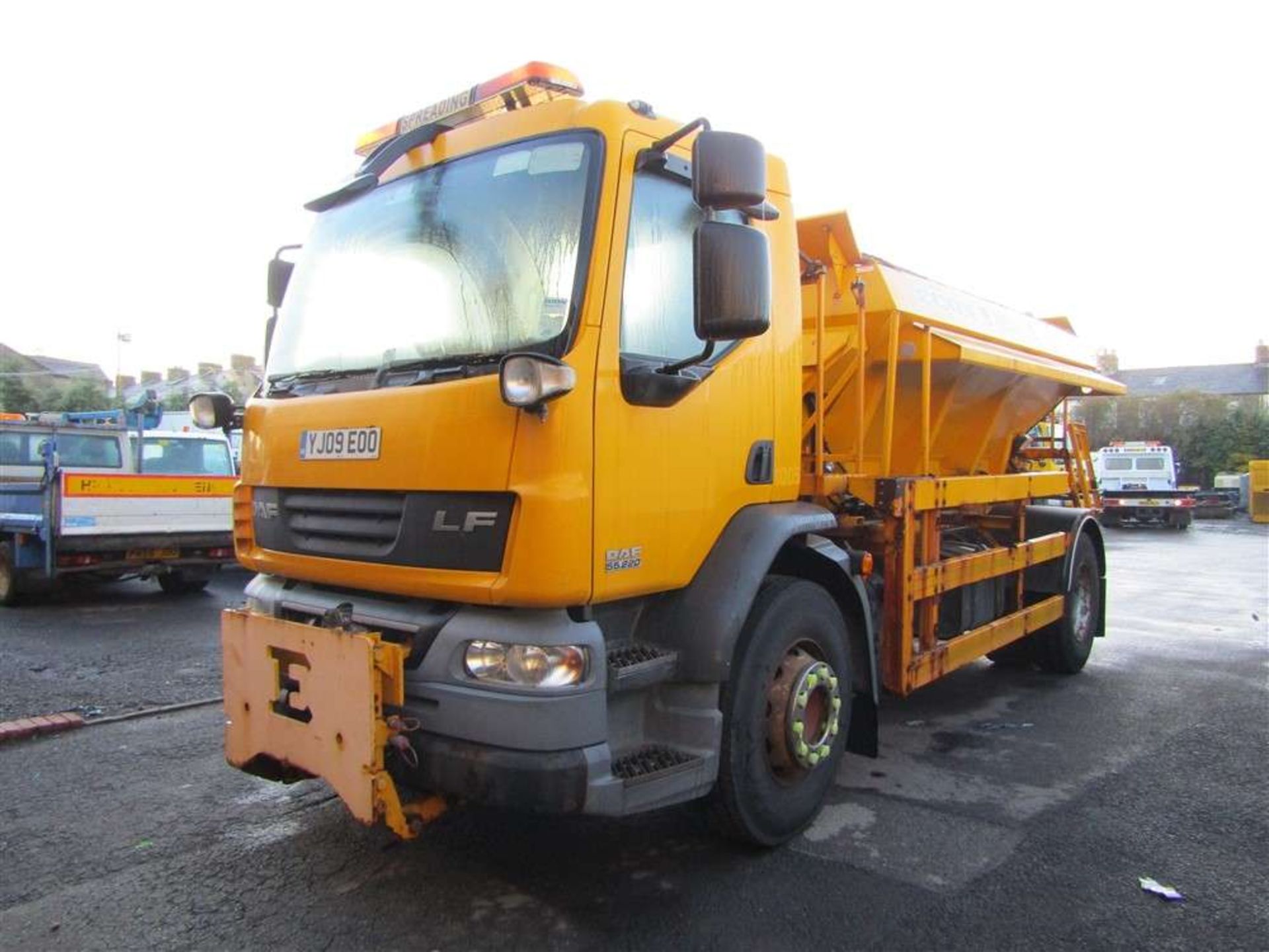 2009 09 reg Leyland Daf FA LF55.220 Econ Gritter (Direct Council) - Image 2 of 6