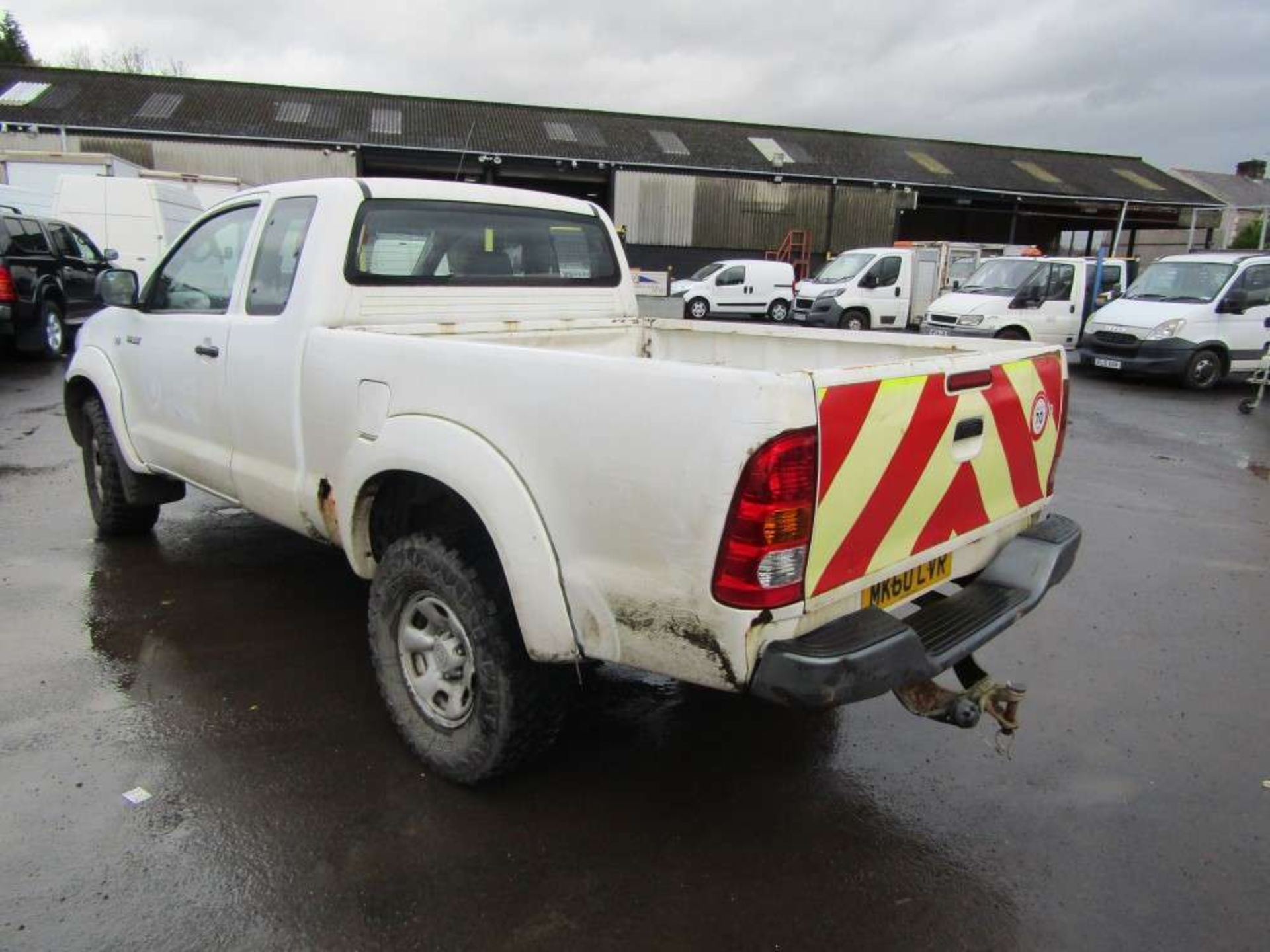 2010 60 reg Toyota Hilux HL2 D-4D 4x4 ECB (Direct United Utilities Water) - Image 3 of 6