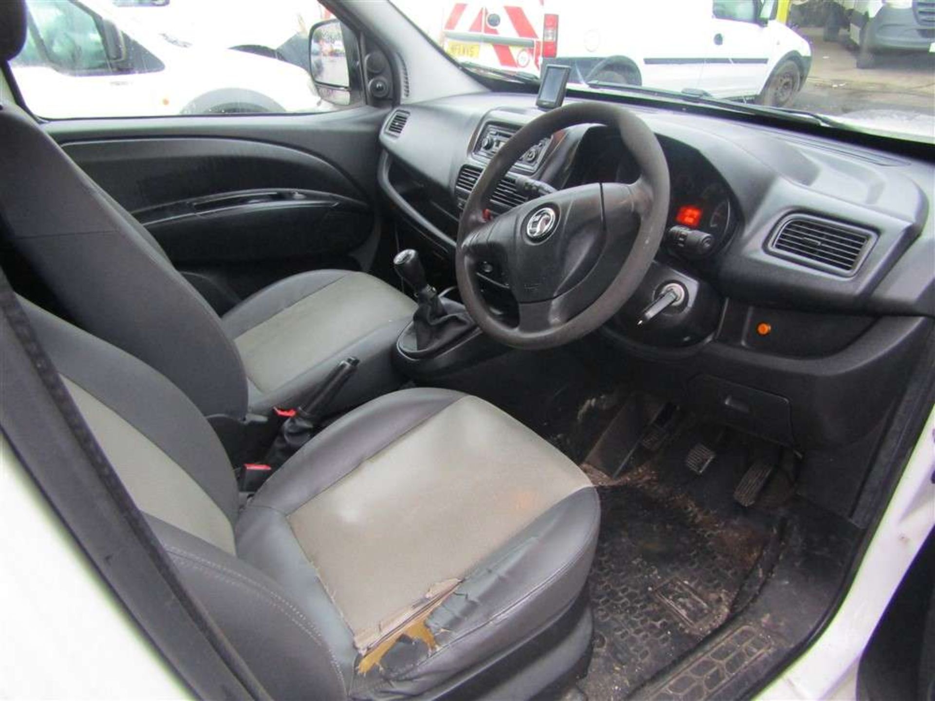2013 13 reg Vauxhall Combo 2000 CDTI SS E-Flex (Runs+Drives But Transmission Issues) (Direct ENW) - Image 6 of 7
