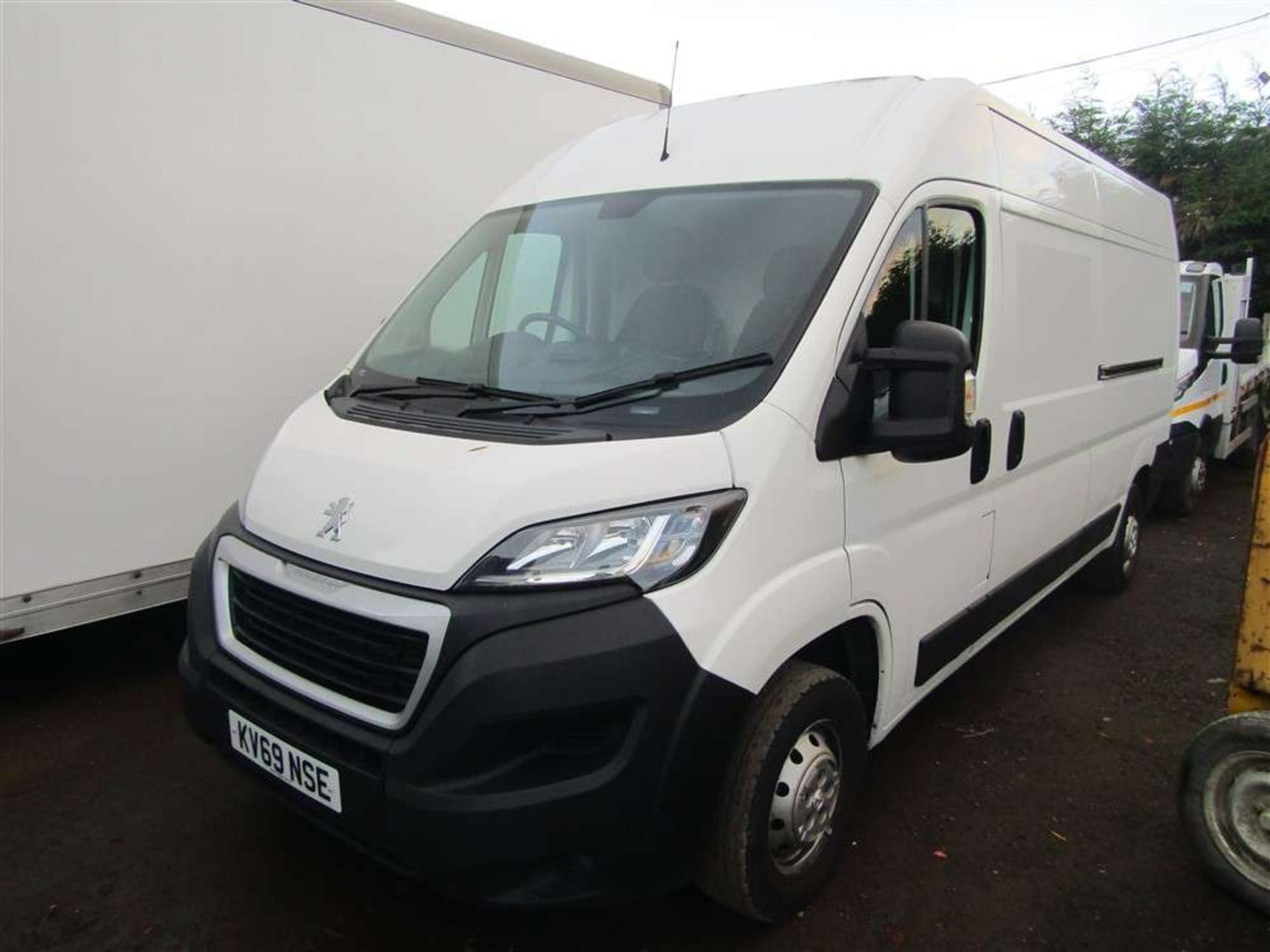 2019 69 reg Peugeot Boxer 335 Pro L3H2 BHD1 - Image 2 of 7