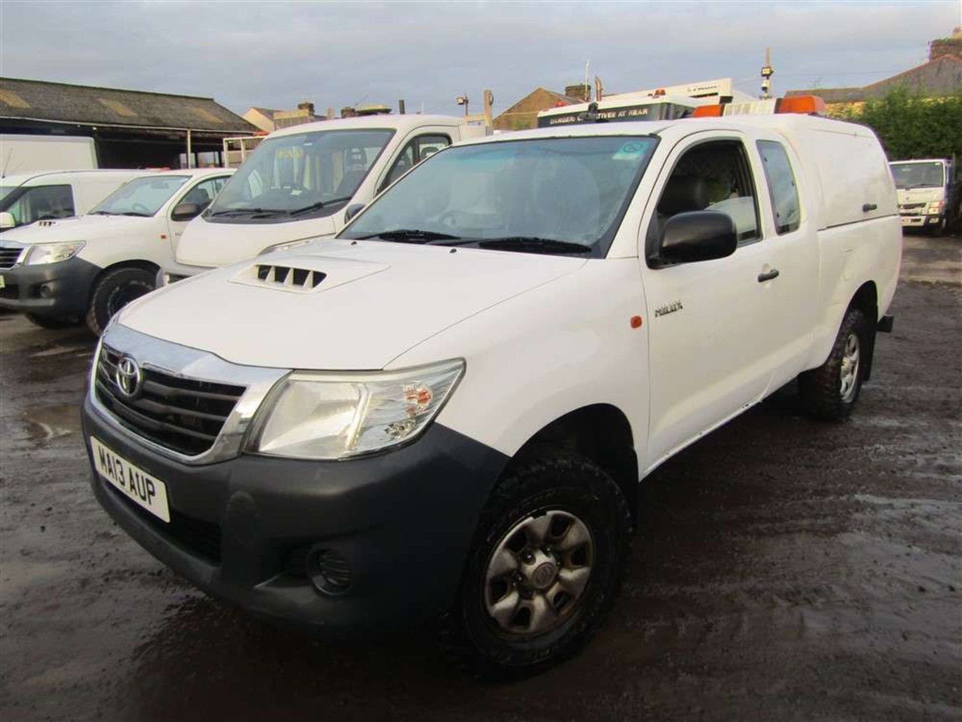 2013 13 reg Toyota Hilux HL2 D-4D 4x4 ECB (Direct United Utilities Water) - Image 2 of 5