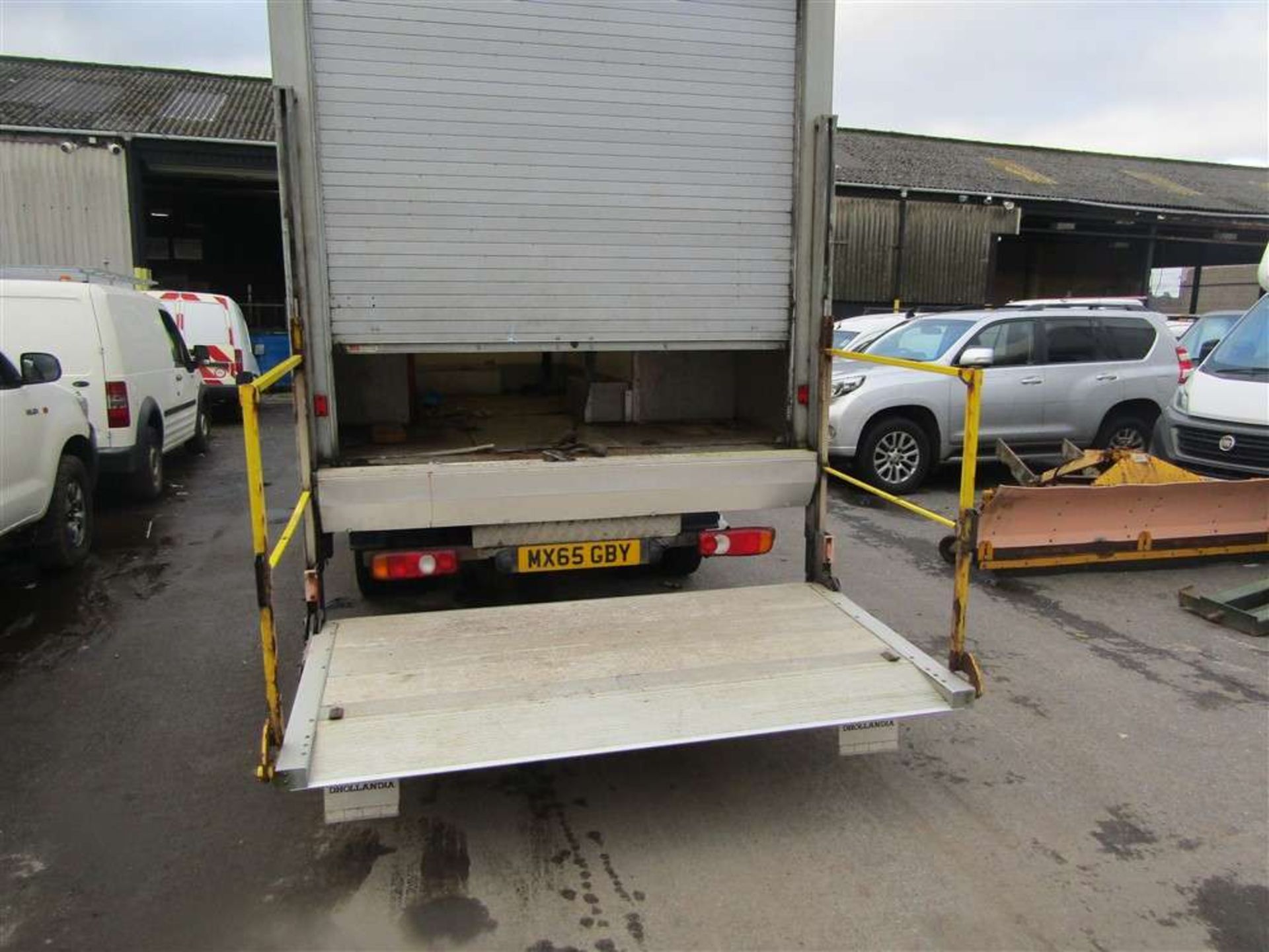 2015 65 reg Mitsubishi Fuso Canter 6C18D 4 x 4 Double Cab Luton (Direct United Utilities Water) - Image 6 of 9