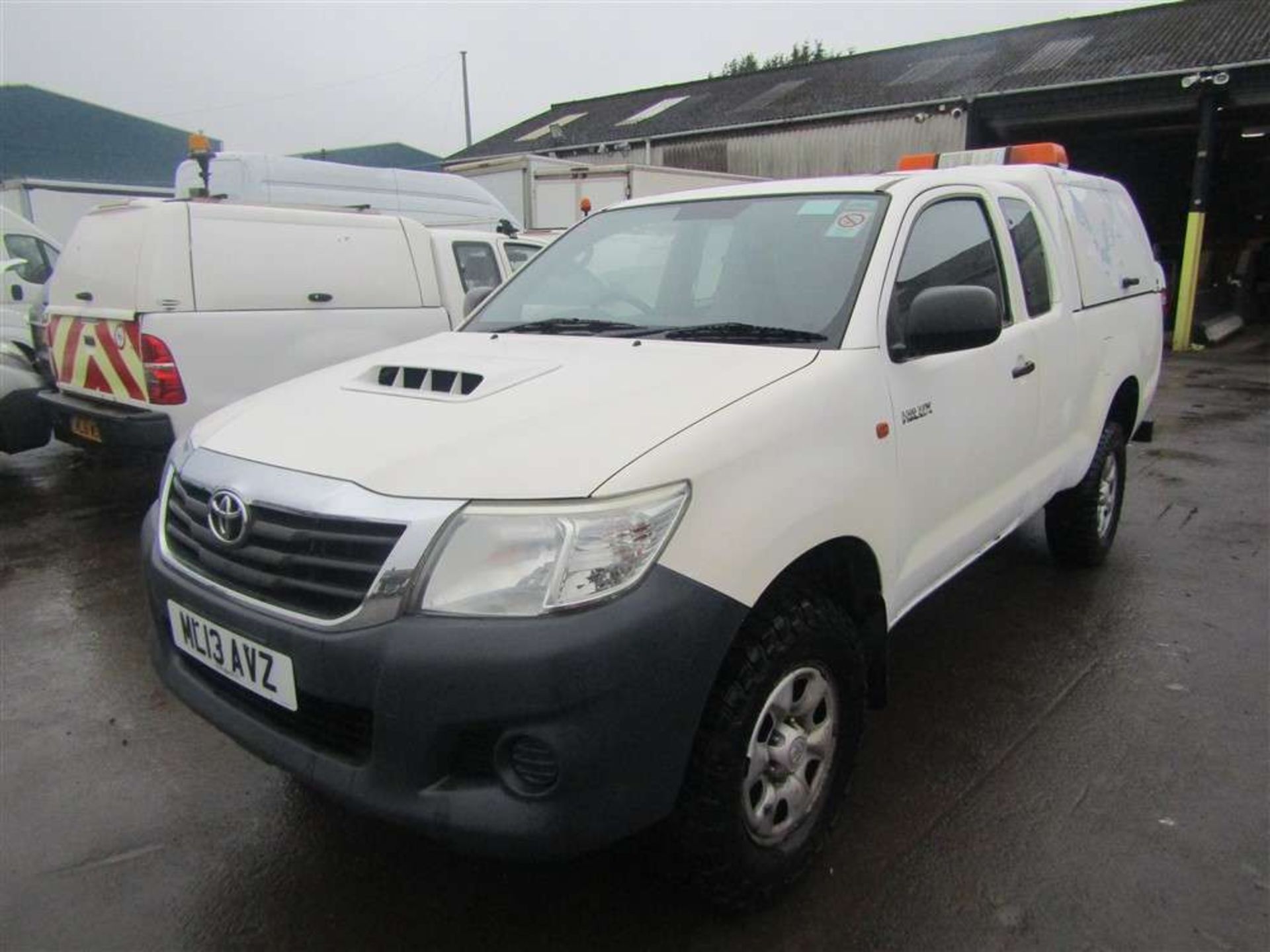 2013 13 reg Toyota Hilux HL2 D-4D 4 x 4 ECB (Direct United Utilities Water) - Image 2 of 6