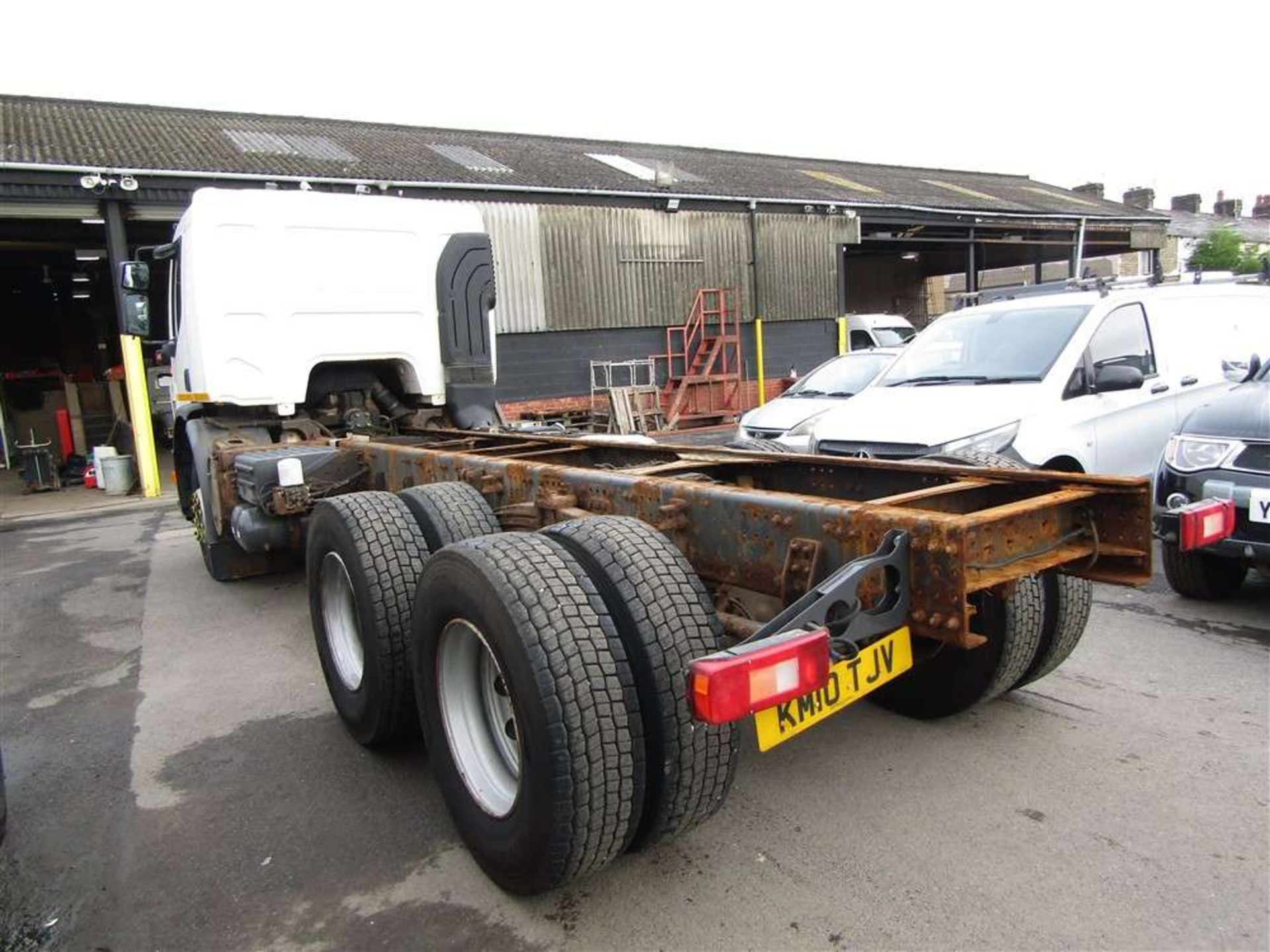2010 10 reg Volvo 340 6 x 4 Chassis Cab - Image 3 of 6