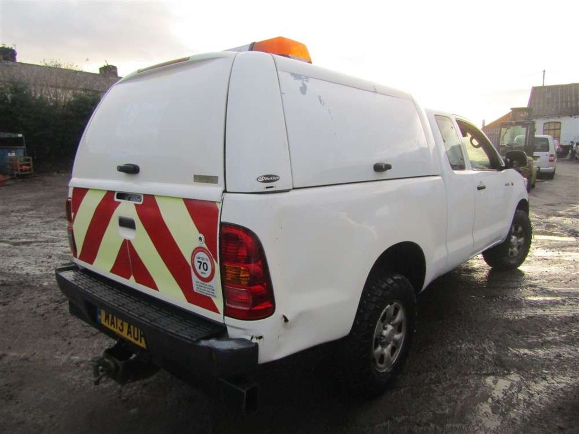 2013 13 reg Toyota Hilux HL2 D-4D 4x4 ECB (Direct United Utilities Water) - Image 4 of 5