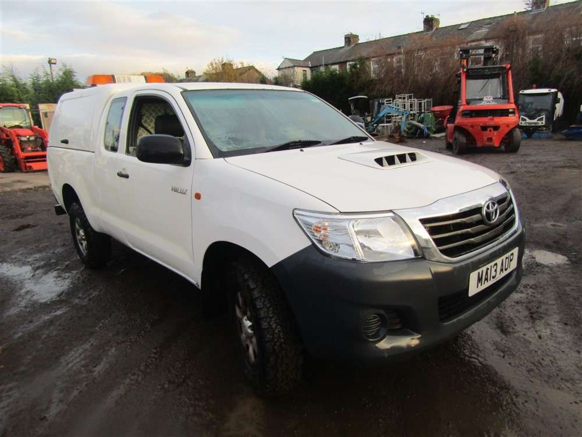 2013 13 reg Toyota Hilux HL2 D-4D 4x4 ECB (Direct United Utilities Water)