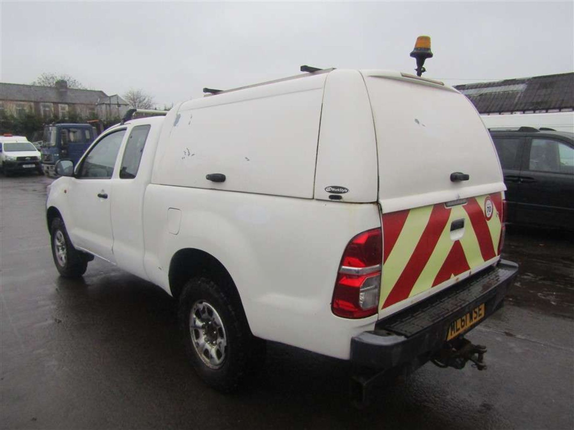 2011 61 reg Toyota Hilux HL2 D-4D 4 x 4 ECB (Direct United Utilities Water) - Image 3 of 6