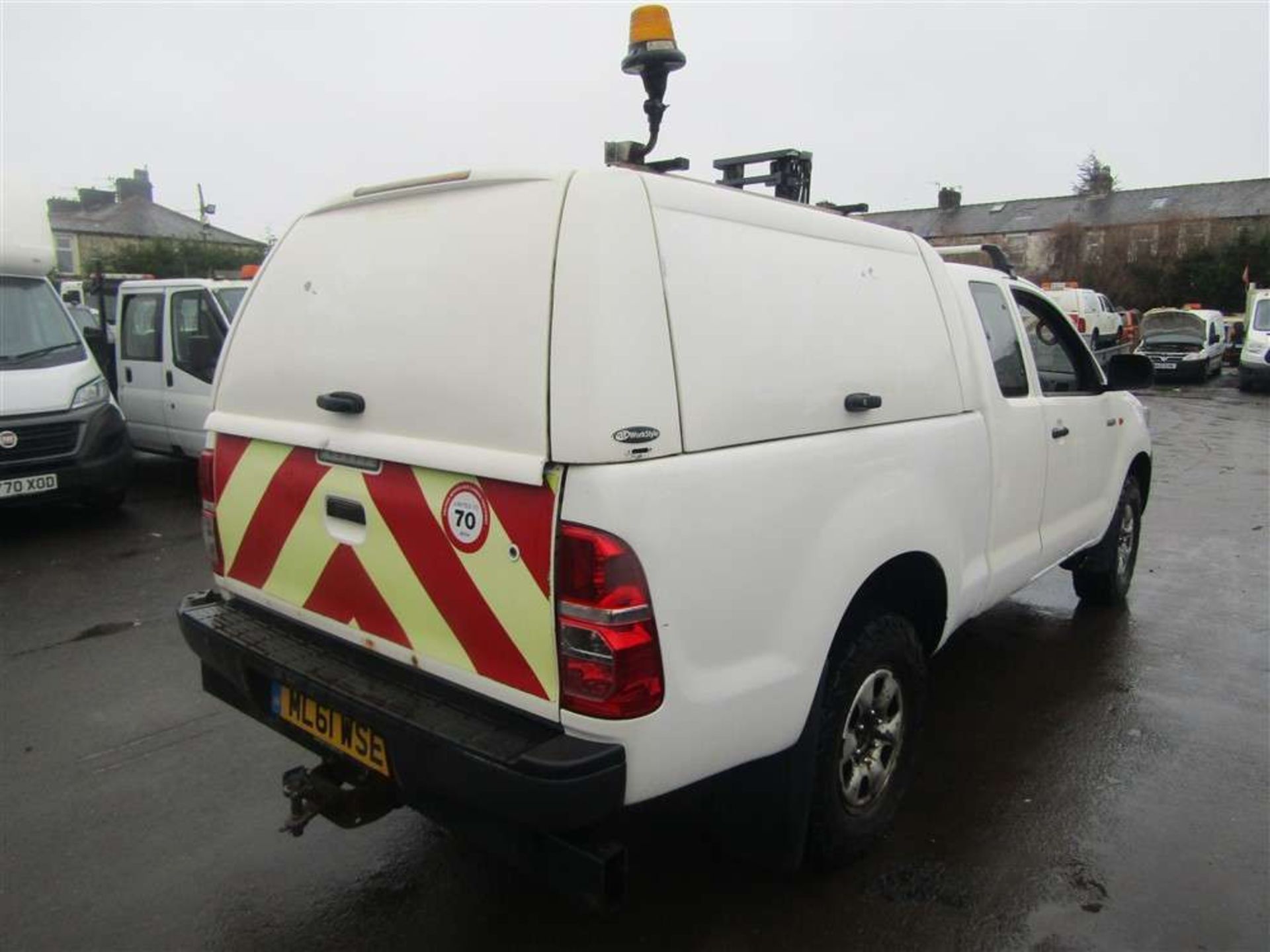 2011 61 reg Toyota Hilux HL2 D-4D 4 x 4 ECB (Direct United Utilities Water) - Image 4 of 6