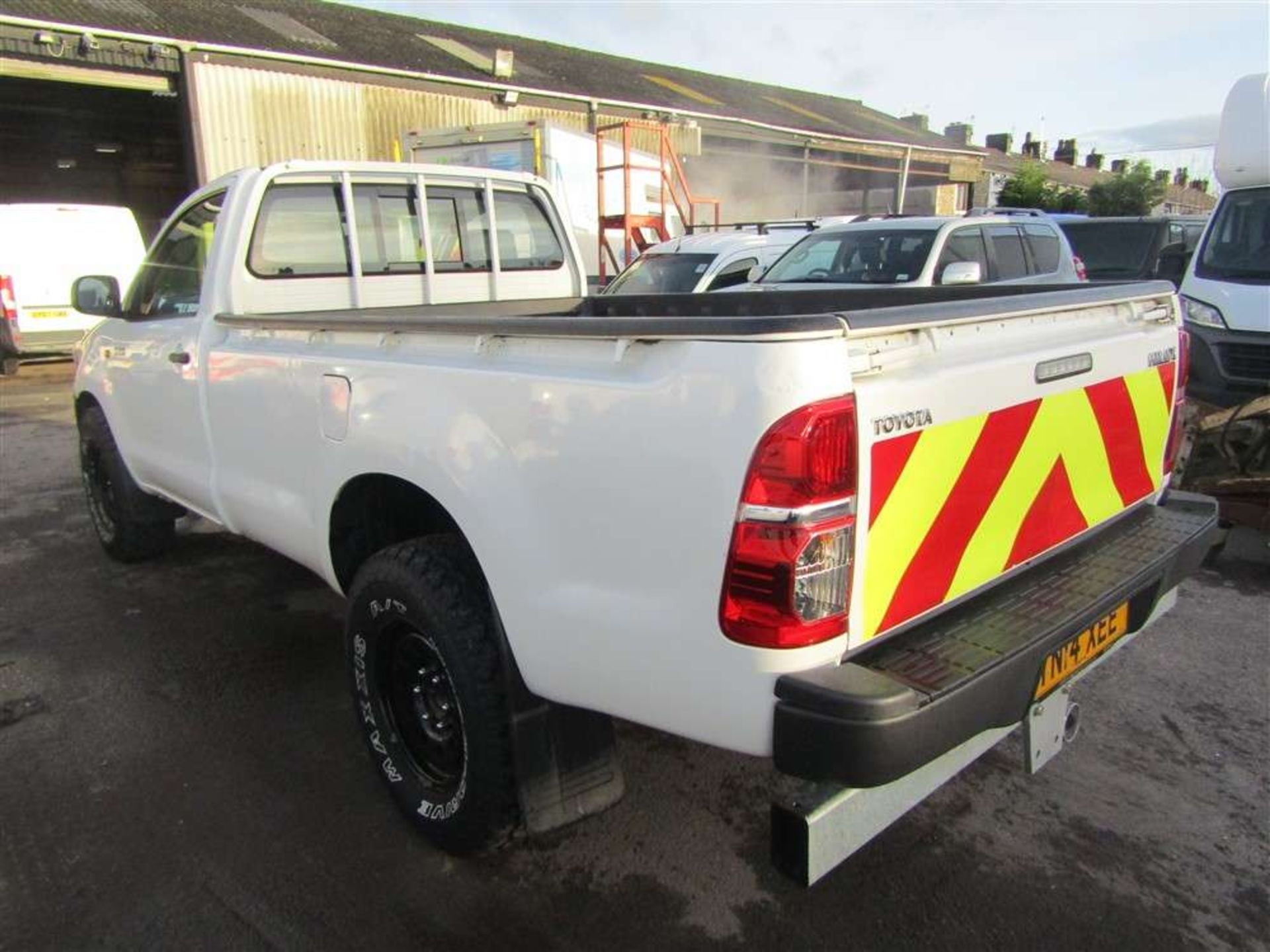 2014 14 reg Toyota Hi-lux Active D-4D 4 x 4 S/C - Image 3 of 6