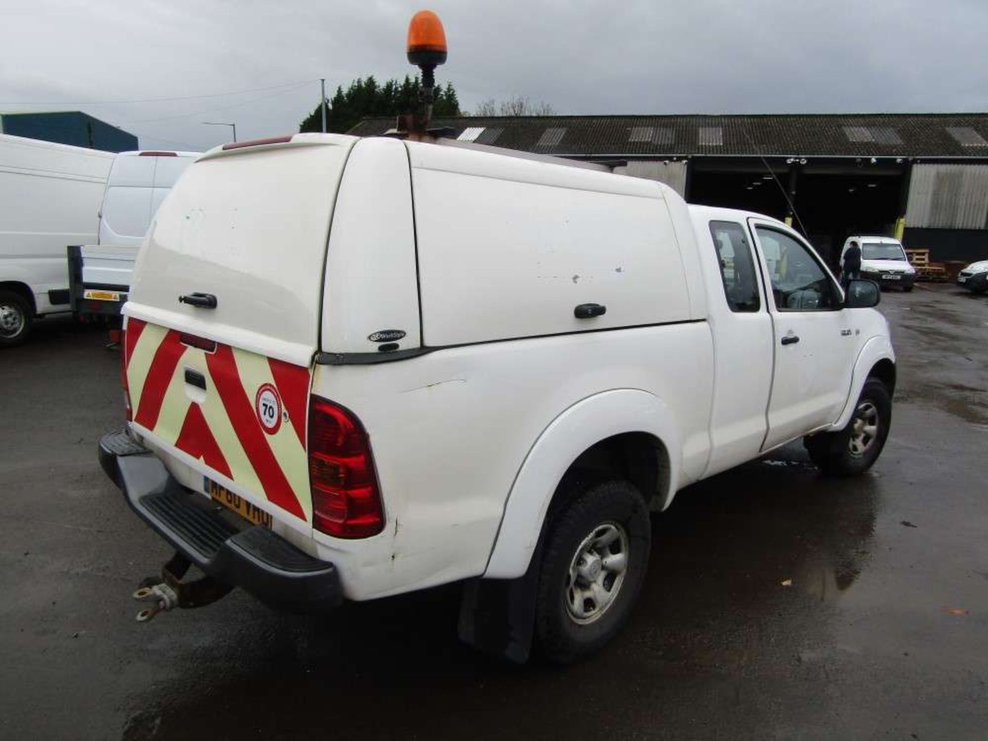 2010 60 reg Toyota Hilux HL2 D-4D 4 x 4 ECB (Direct United Utilities Water) - Image 4 of 6