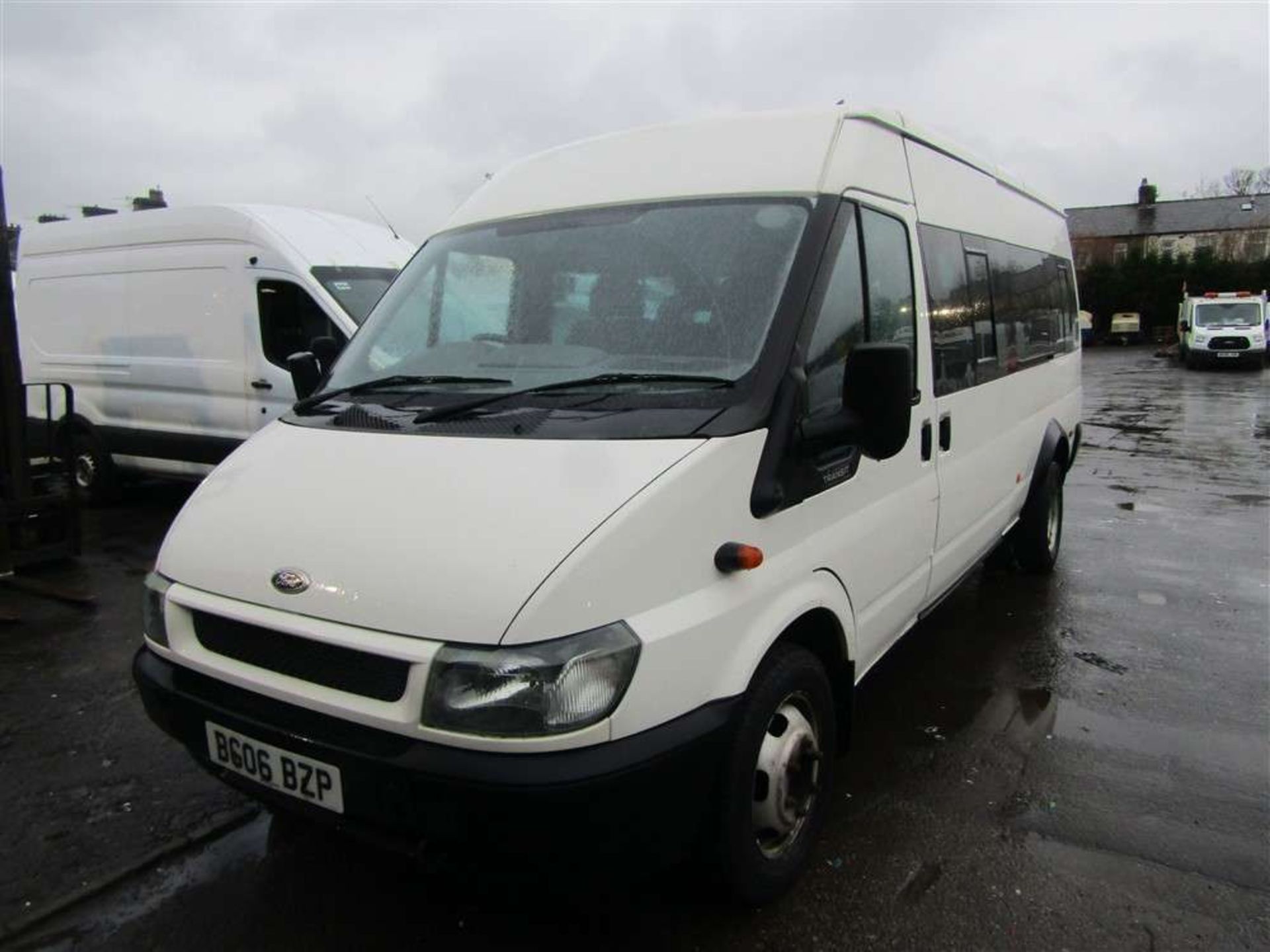 2006 06 reg Ford Transit 17 Seat Minibus (Direct Council) - Image 2 of 7