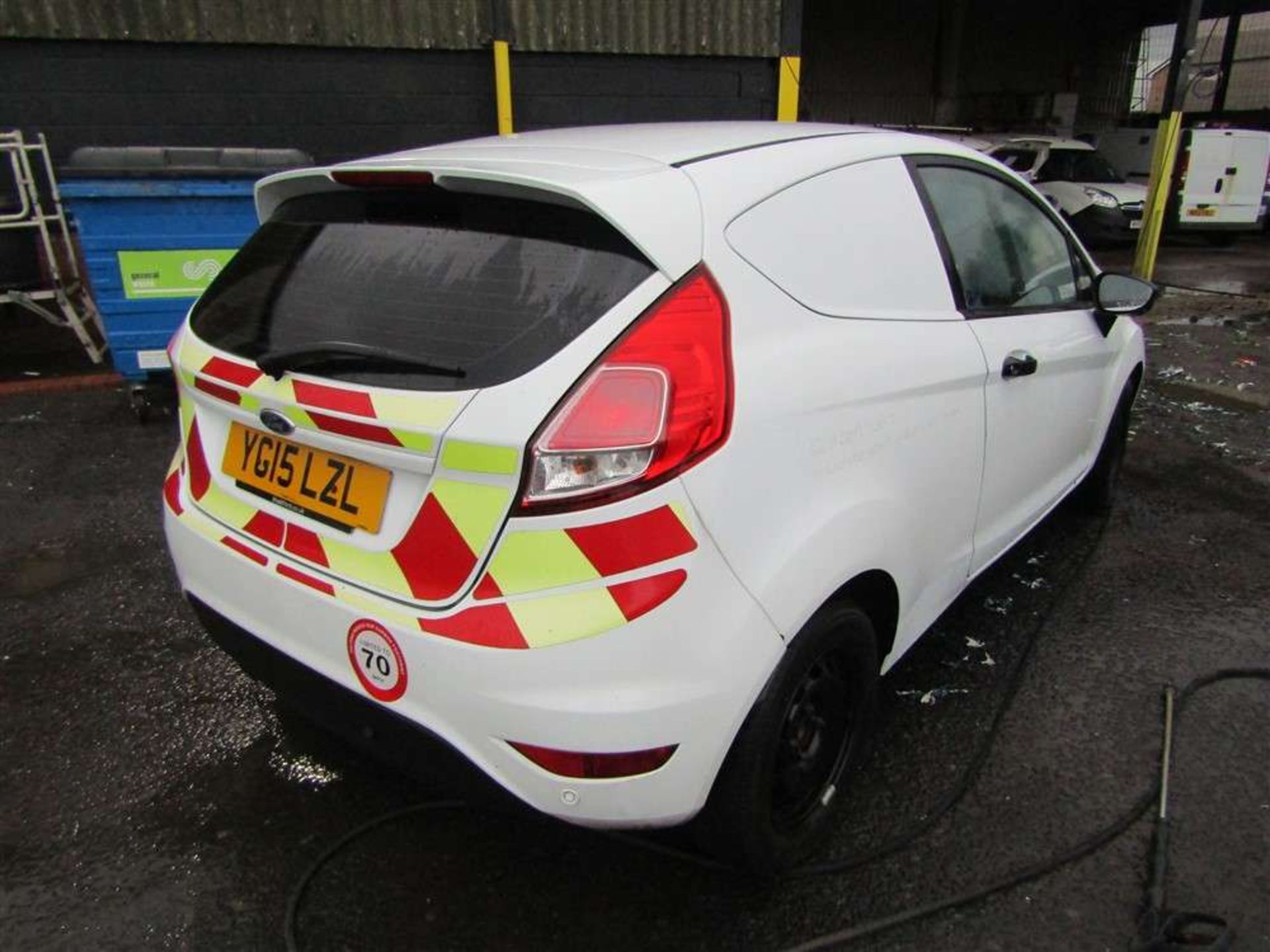 2015 15 reg Ford Fiesta Econetic Tech TDCI (Non Runner) (Direct United Utilities Water) - Image 4 of 5