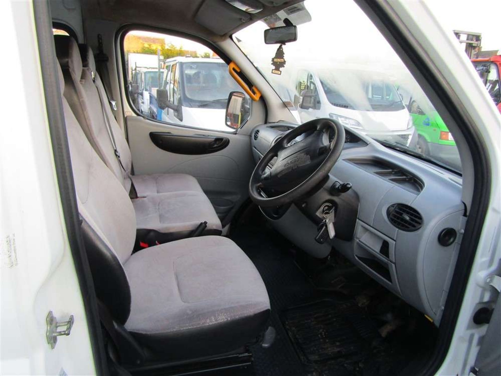 2007 07 reg LDV Maxus 3.9t 17s 105 Minibus - Image 6 of 7