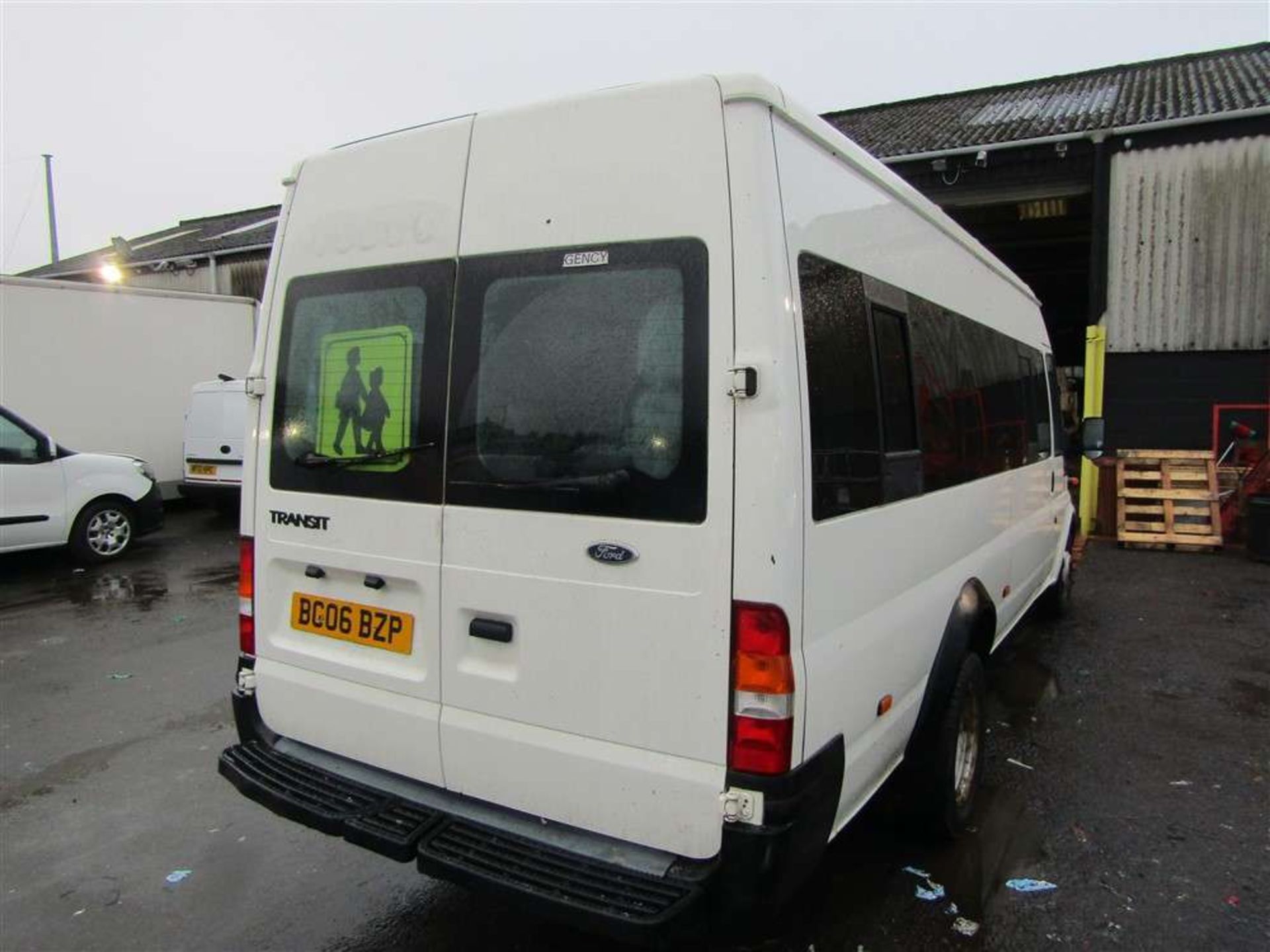 2006 06 reg Ford Transit 17 Seat Minibus (Direct Council) - Image 4 of 7