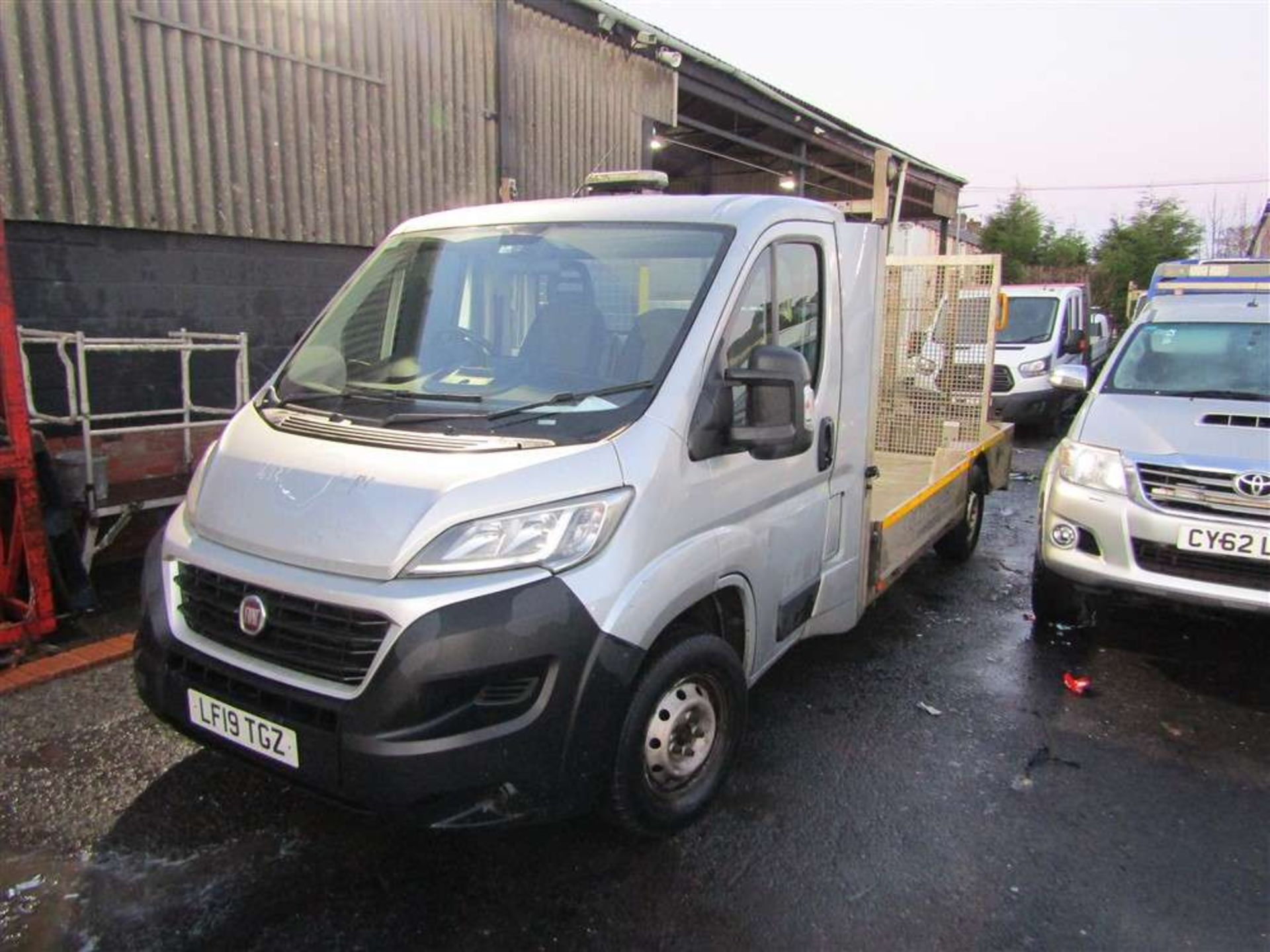 2019 19 reg Fiat Ducato 35 Multijet II Plant & Go Dropside c/w Tail Lift - Image 2 of 6