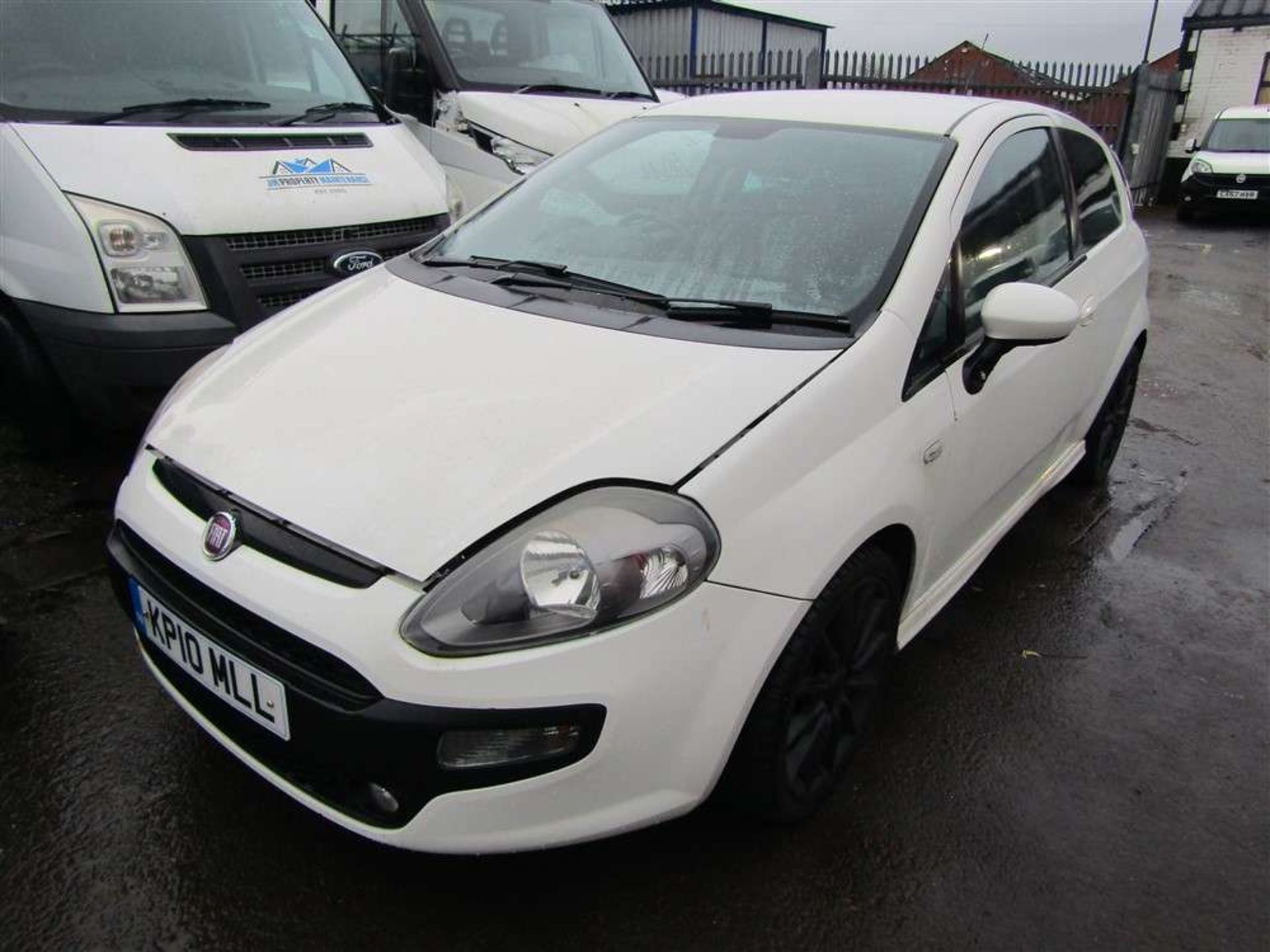 2010 10 reg Fiat Punto Evo Sporting M-Air - Image 2 of 6