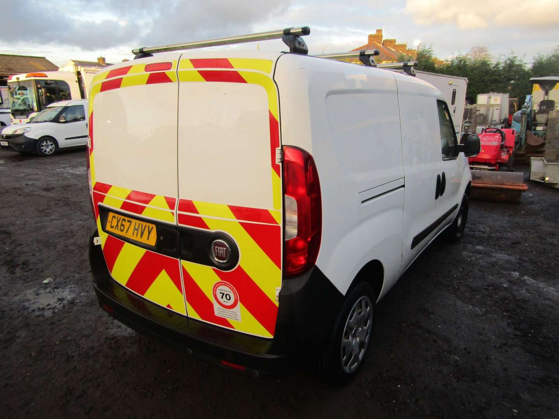 2017 67 reg Fiat Doblo 16V SX Maxi Multijet 11 (Non Runner) (Direct United Utilities Water) - Image 4 of 6