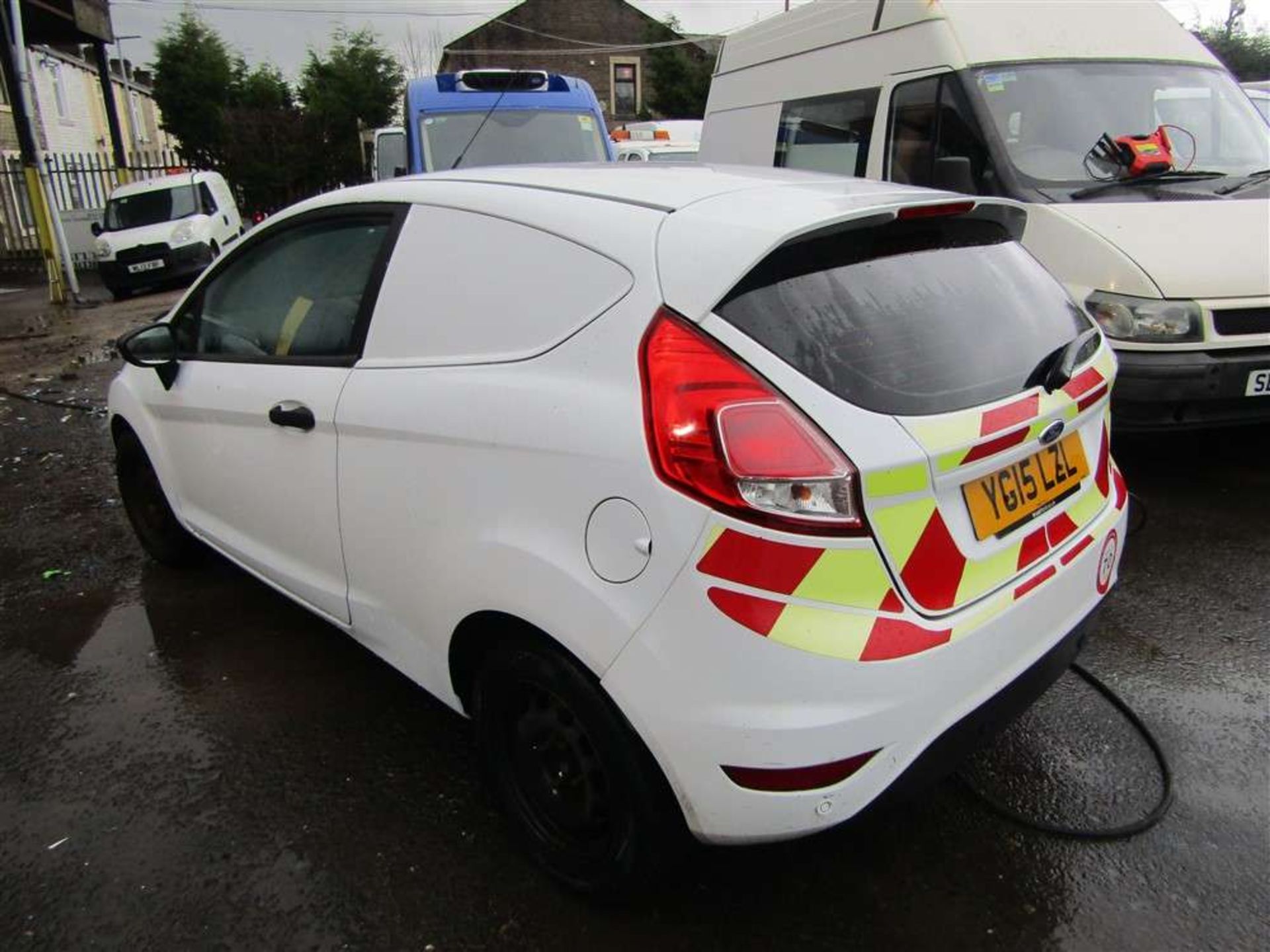 2015 15 reg Ford Fiesta Econetic Tech TDCI (Non Runner) (Direct United Utilities Water) - Image 3 of 5