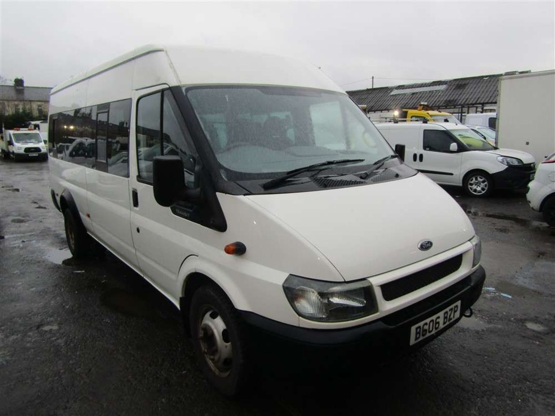 2006 06 reg Ford Transit 17 Seat Minibus (Direct Council)