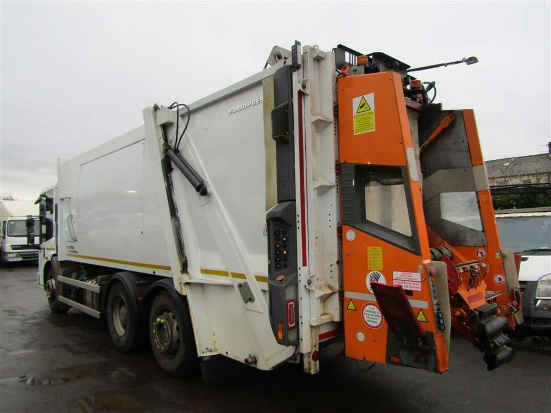 2017 67 reg Mercedes Econic 2630 Refuse Wagon (Direct Council) - Image 3 of 6