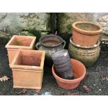 A quantity of approx. 11 terracotta plant pots