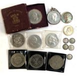A small quantity of coins to include pre 1947 silver coins, 1935 Jubilee medallion, a boxed Festival