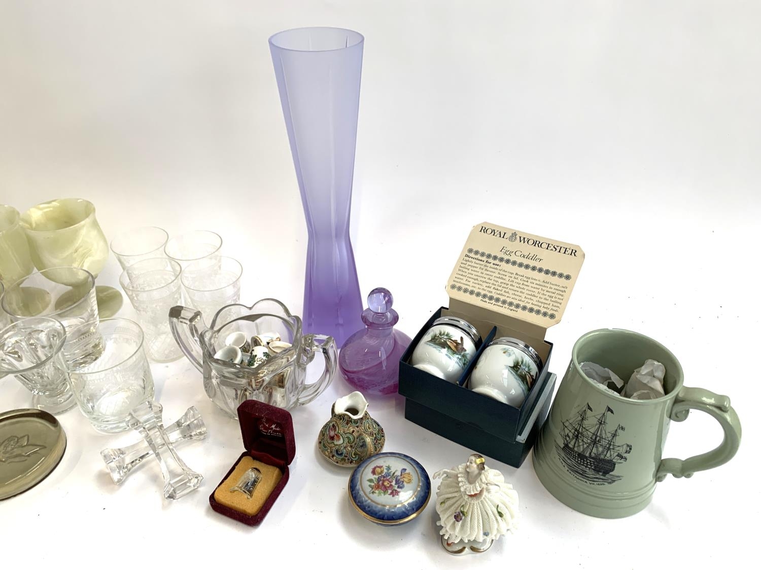 A mixed lot to include a set of 6 onyx goblets, a pair of boxed Royal Worcester egg coddlers, purple - Image 3 of 4